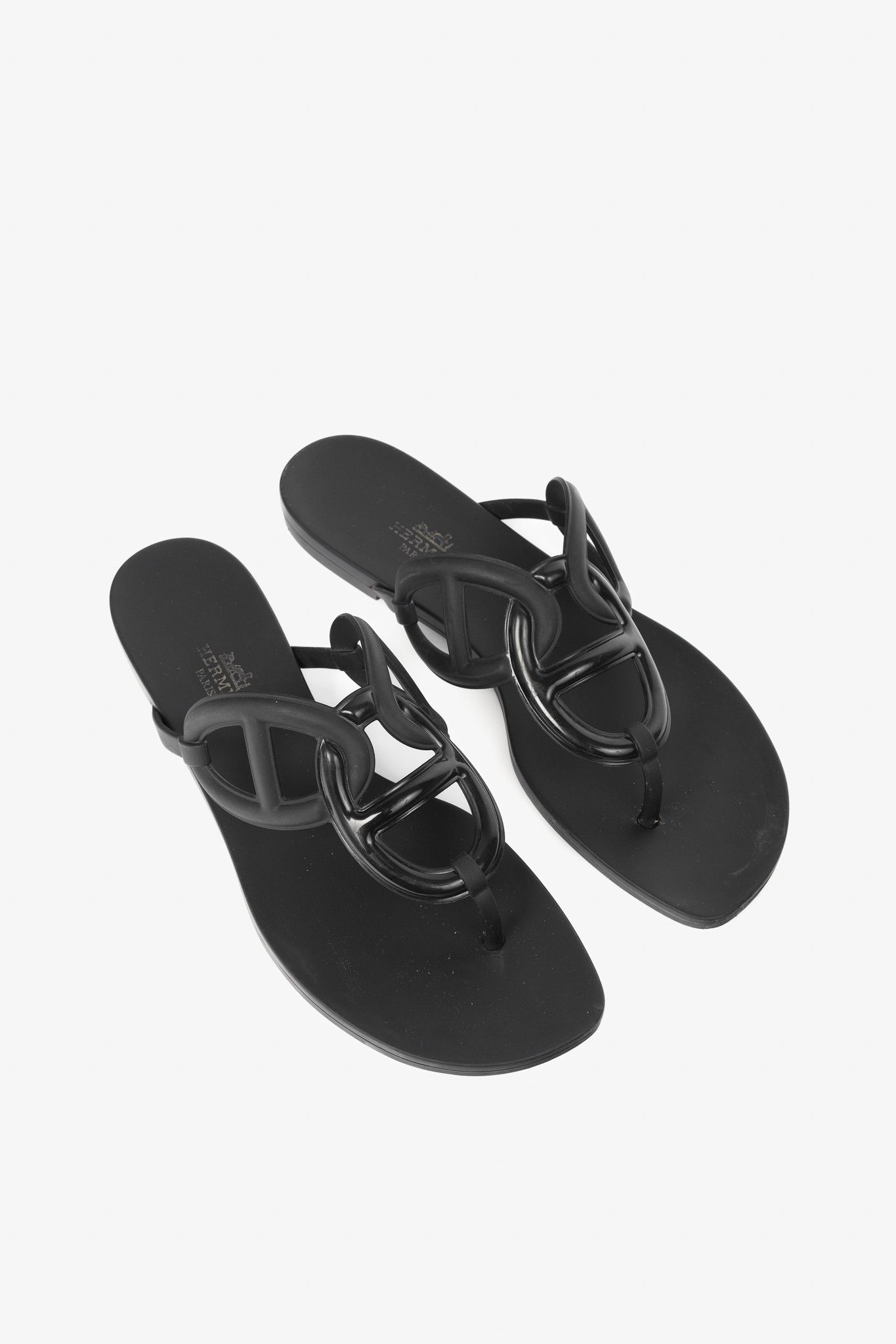 Hermes Hermes Egerie Noir Rubber Chaine d'Ancre Thong Sandals Size US 8.5 / IT 38.5 - 1 Thumbnail