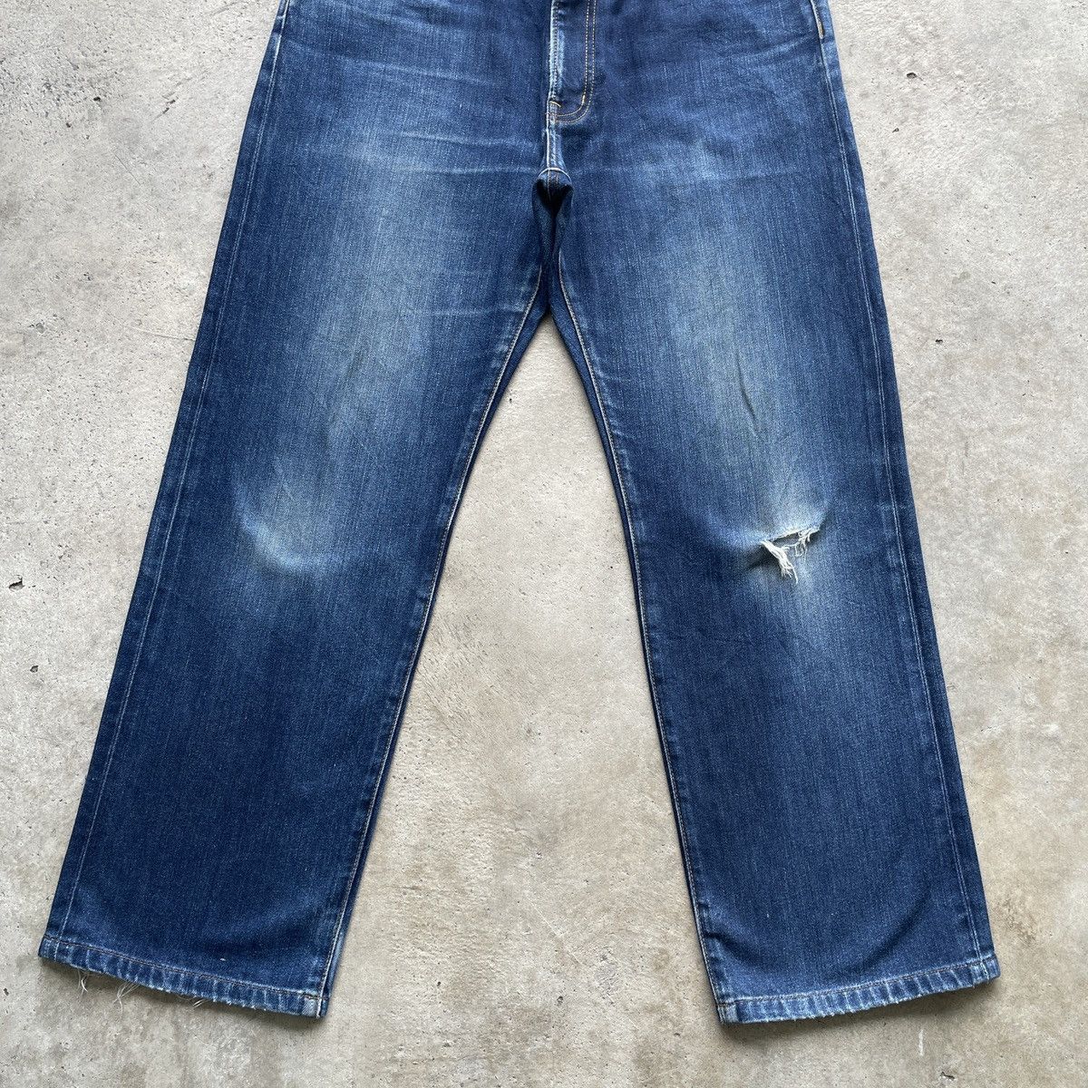Japanese Brand Japanese Brand GU Distressed Faded Jeans Denim Pants W33 Size US 33 - 4 Thumbnail
