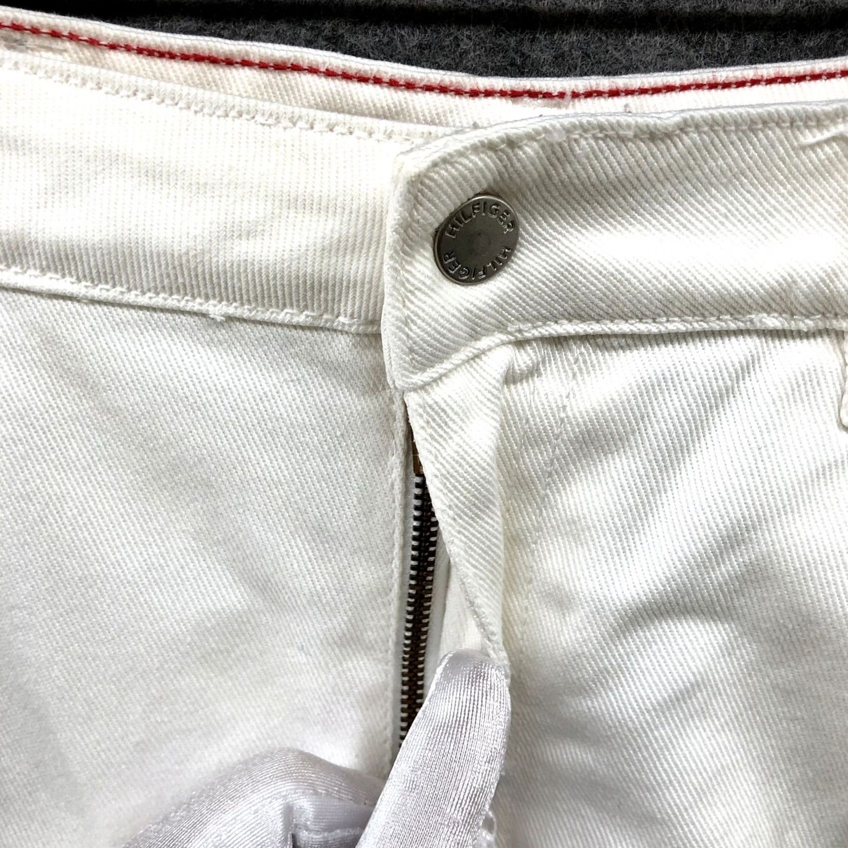 Tommy Hilfiger VINTAGE Tommy Hilfiger Carpenter Jeans Shorts Womens Size 10 White Y2K 2000s Size 32" / US 10 / IT 46 - 6 Thumbnail