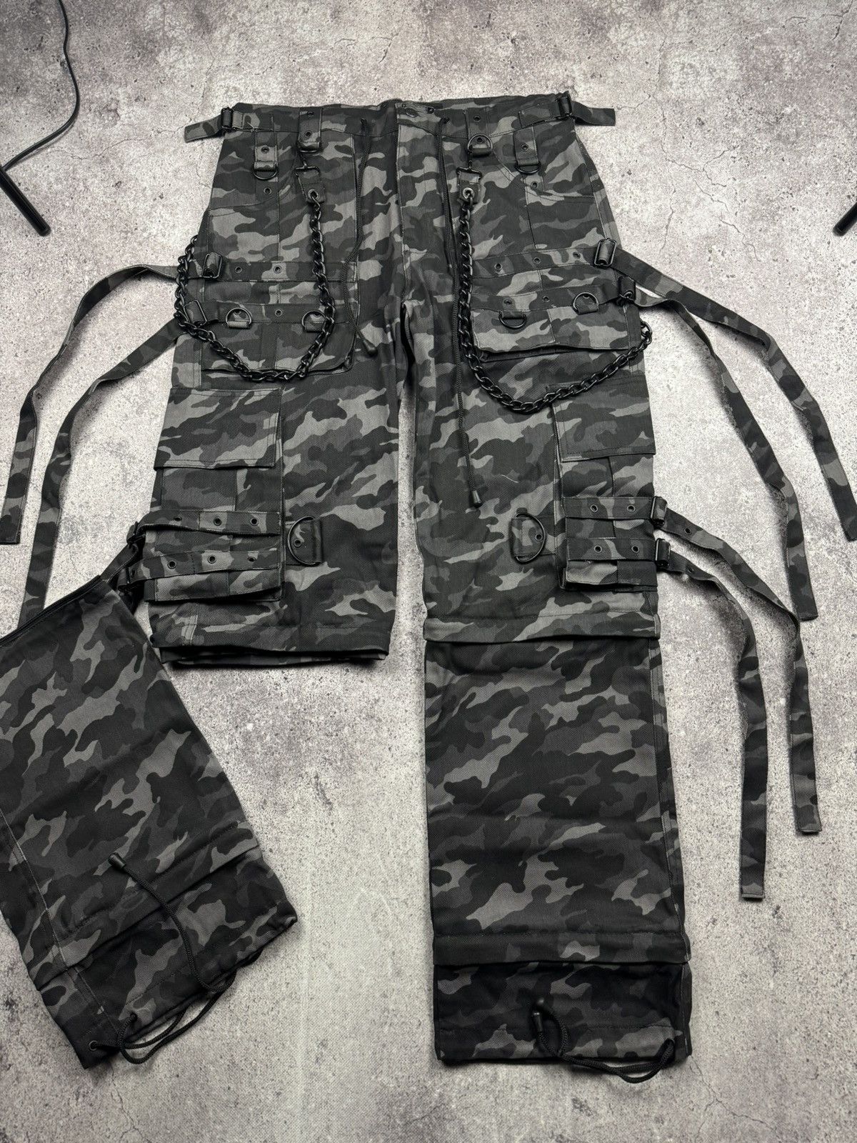 Japanese Brand 🔥VERY RARE GOTHICANA BY EMP AVANT GARDE BONDAGE CARGO PANTS🔥 Size US 34 / EU 50 - 9 Thumbnail