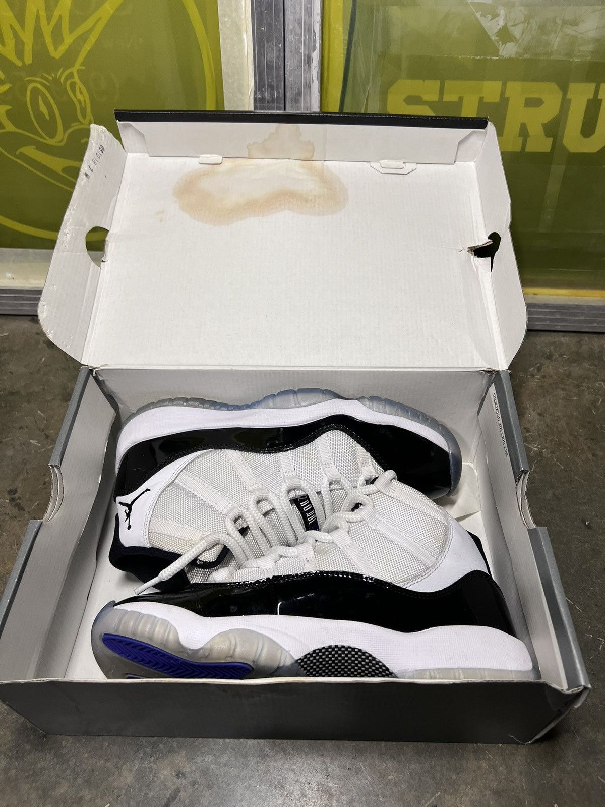 Jordan Brand 2018 Jordan 11 Concord Size 6.5Y Size US 6.5 / IT 36.5 - 9 Thumbnail