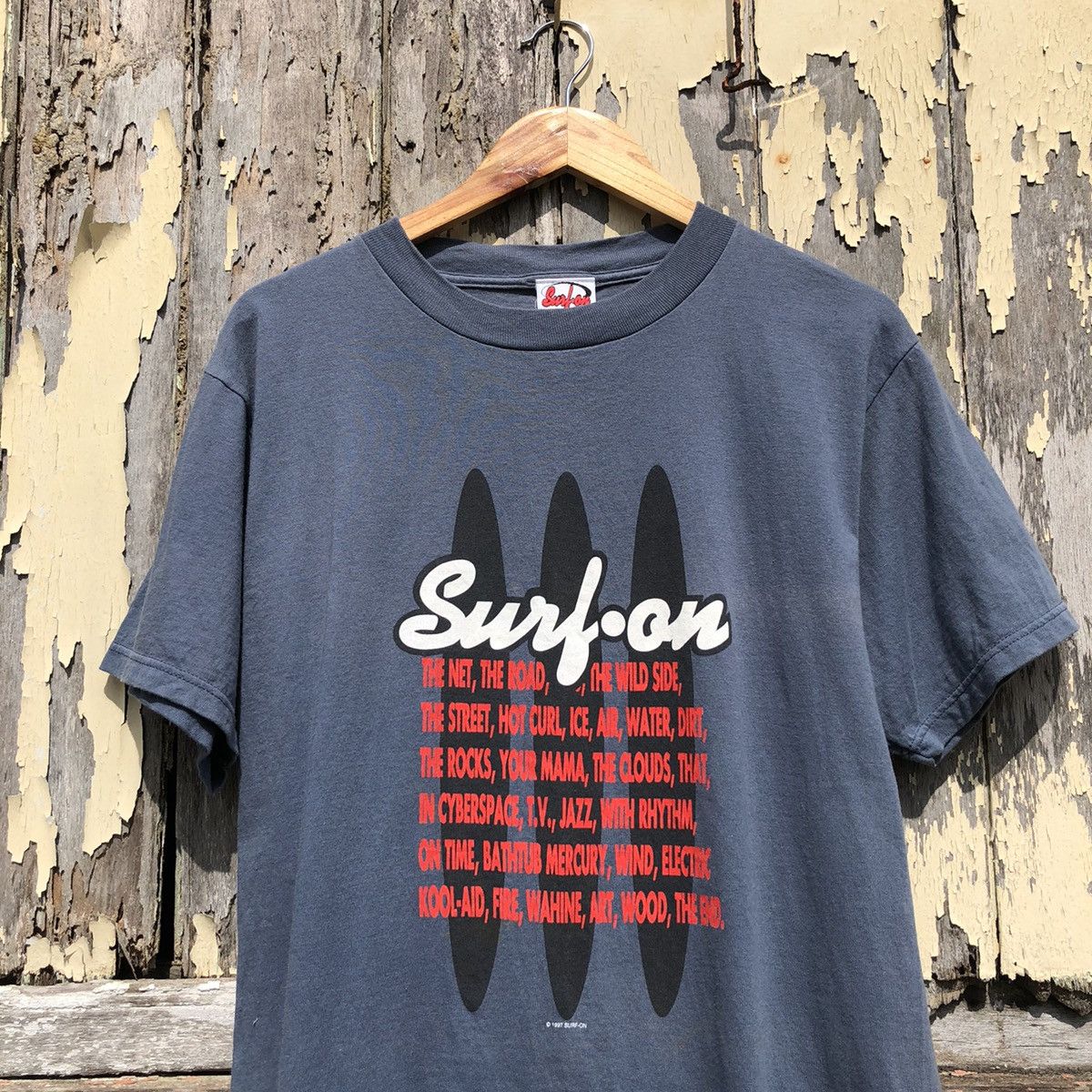 Vintage Vintage 90s Sunfaded Surf On Tshirt Size US M / EU 48-50 / 2 - 2 Thumbnail