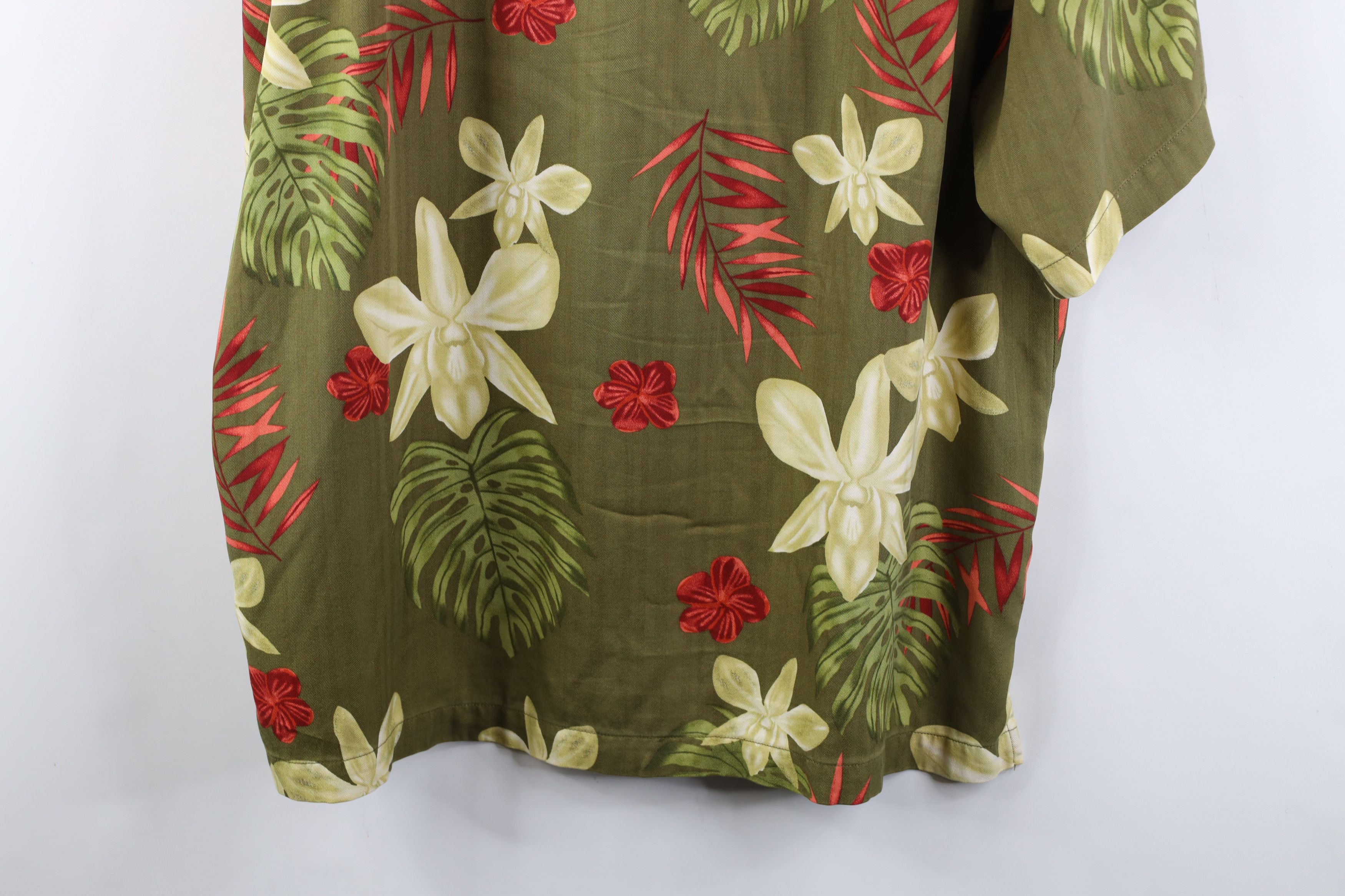 Tommy Bahama Vintage 90s Tommy Bahama Silk Looped Collar Button Shirt Size US L / EU 52-54 / 3 - 13 Thumbnail