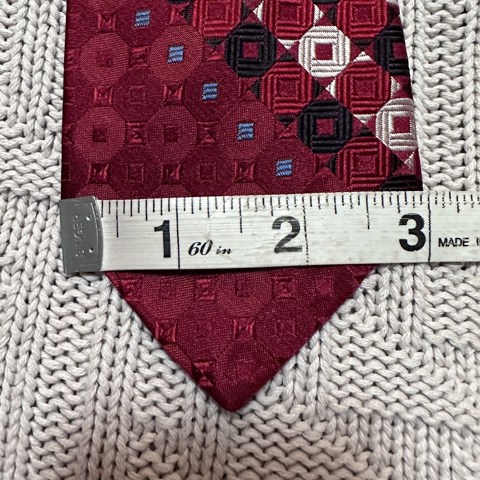 Vintage Vintage maroon patterned Italian silk tie. Size ONE SIZE - 5 Thumbnail