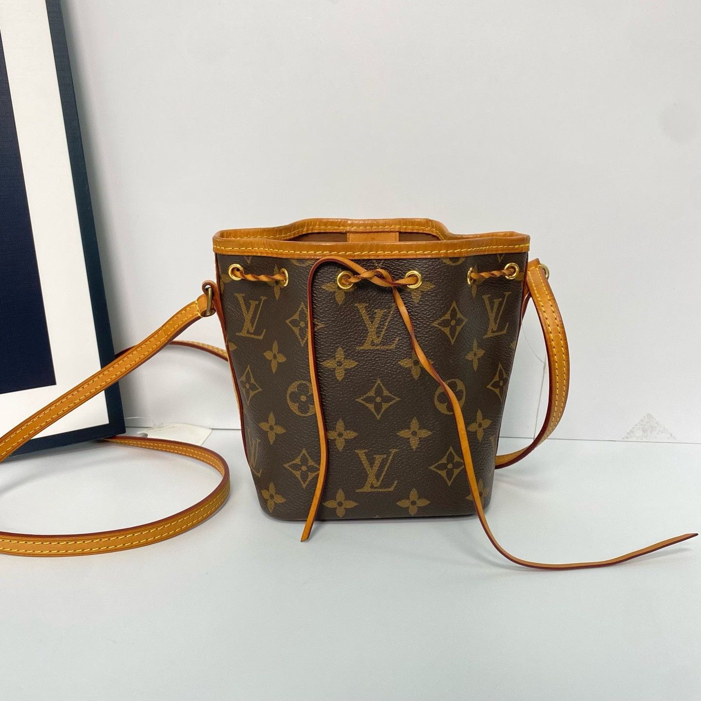 Louis Vuitton Pre-loved Bag Very good condition Size ONE SIZE - 1 Thumbnail