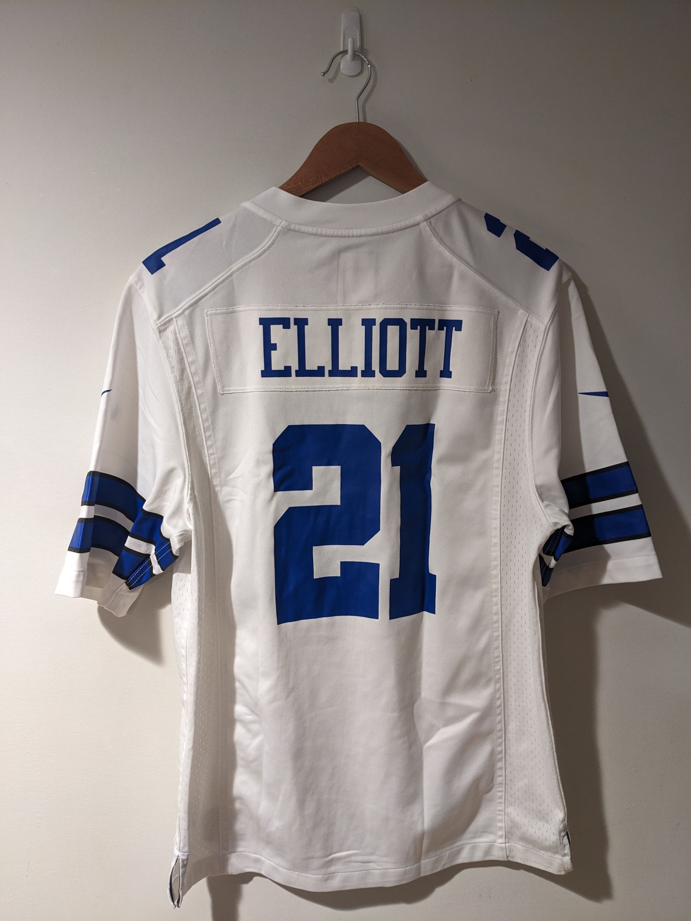NFL × Nike Dallas Cowboys Ezekiel Elliot NFL Football Small Jersey Size US S / EU 44-46 / 1 - 1 Thumbnail