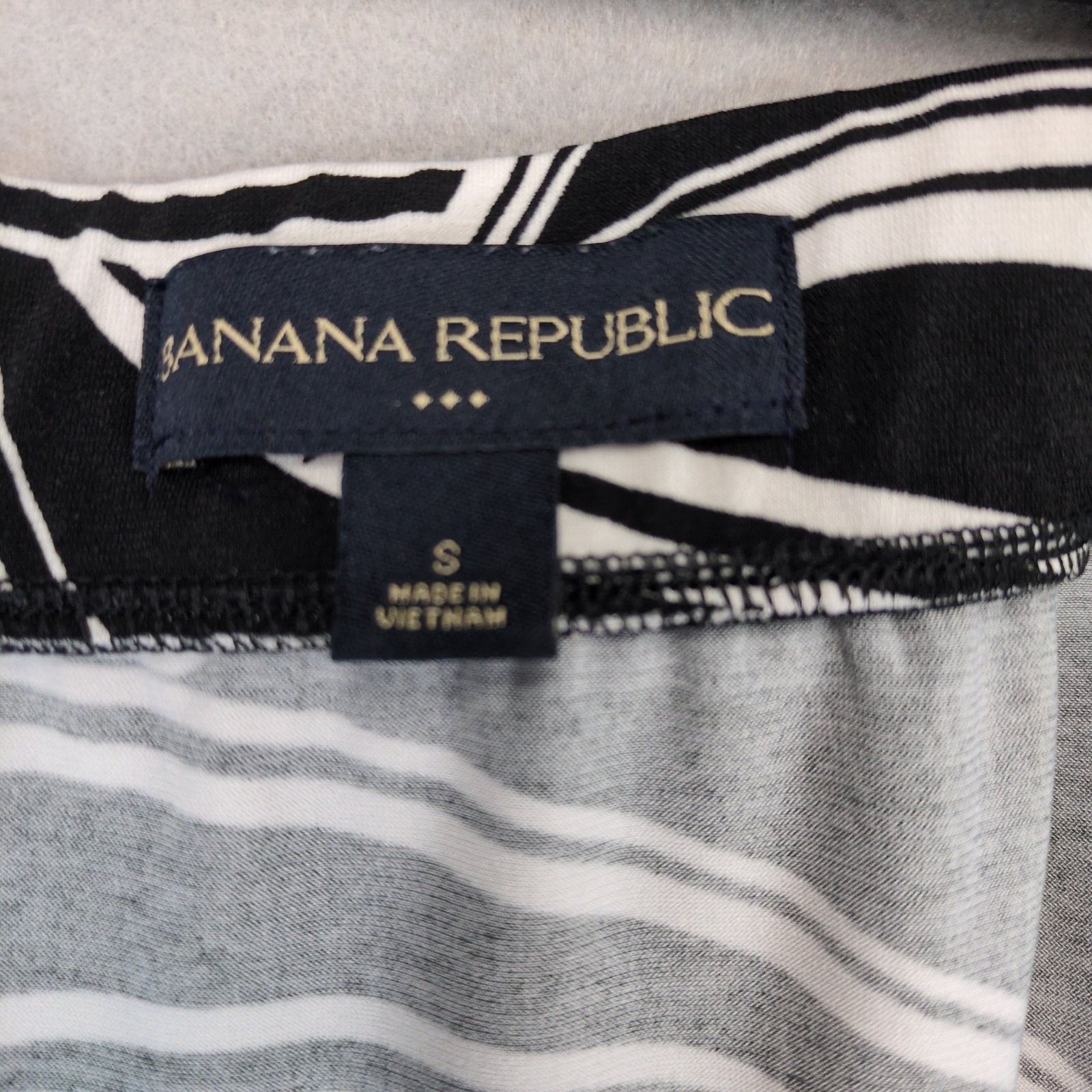 Banana Republic Banana Republic Black & White Art Deco Asymmetrical Skirt Size 29" - 3 Thumbnail