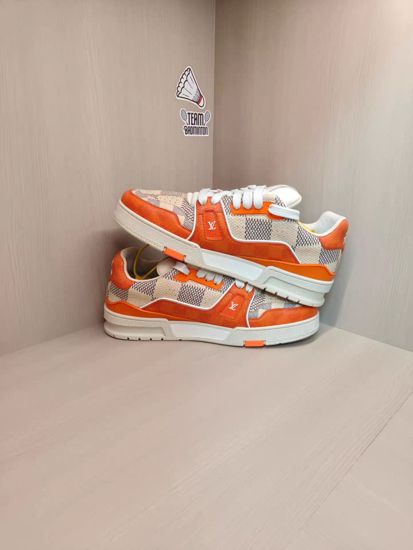Louis Vuitton Louis Vuitton Trainer Orange Checkerboard K15 Size US 7 / EU 40 - 4 Thumbnail