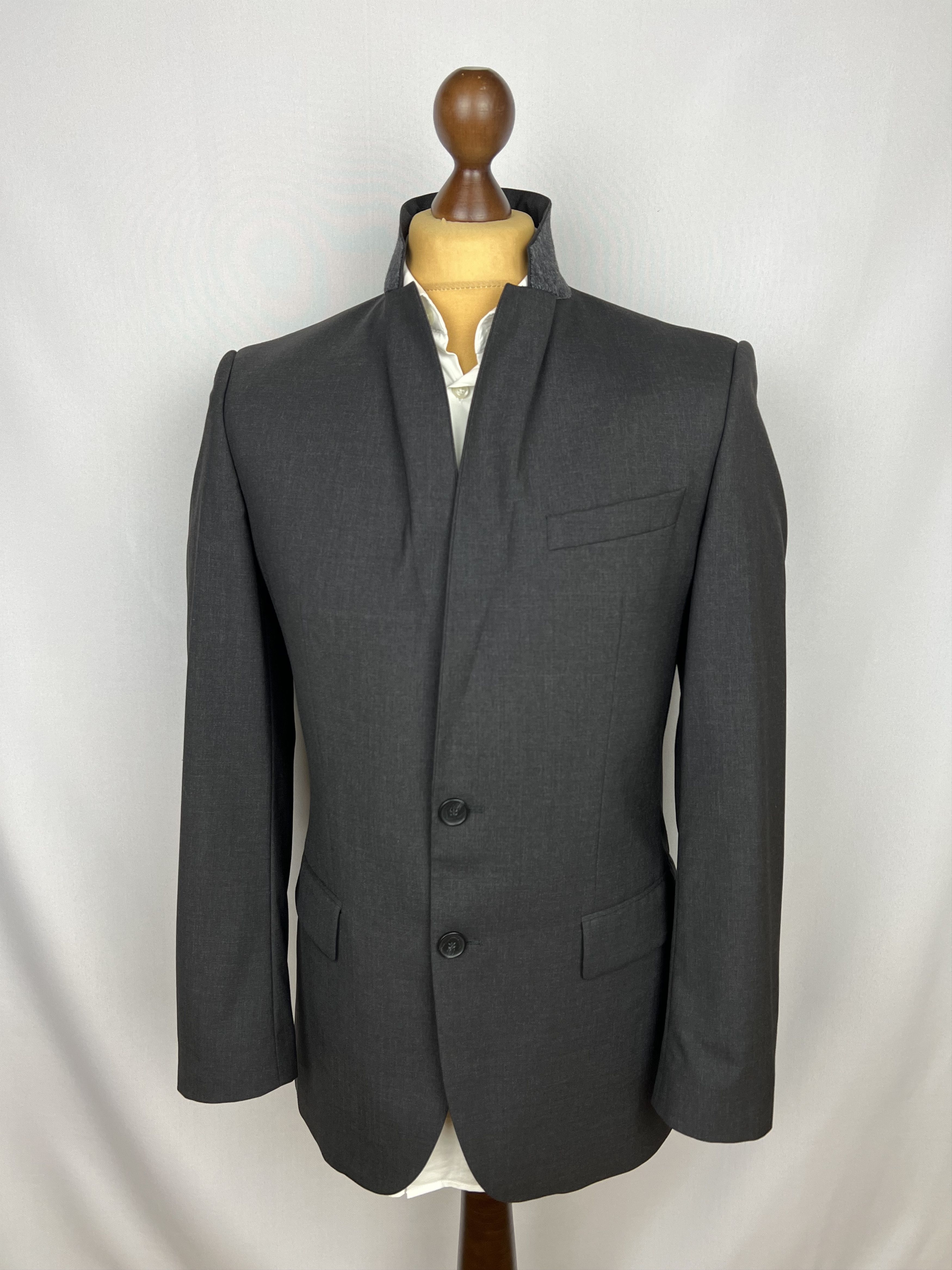 Hugo Boss Mint! Solid Gray Wool 2 Piece Modern Suit Size 36R - 3 Thumbnail