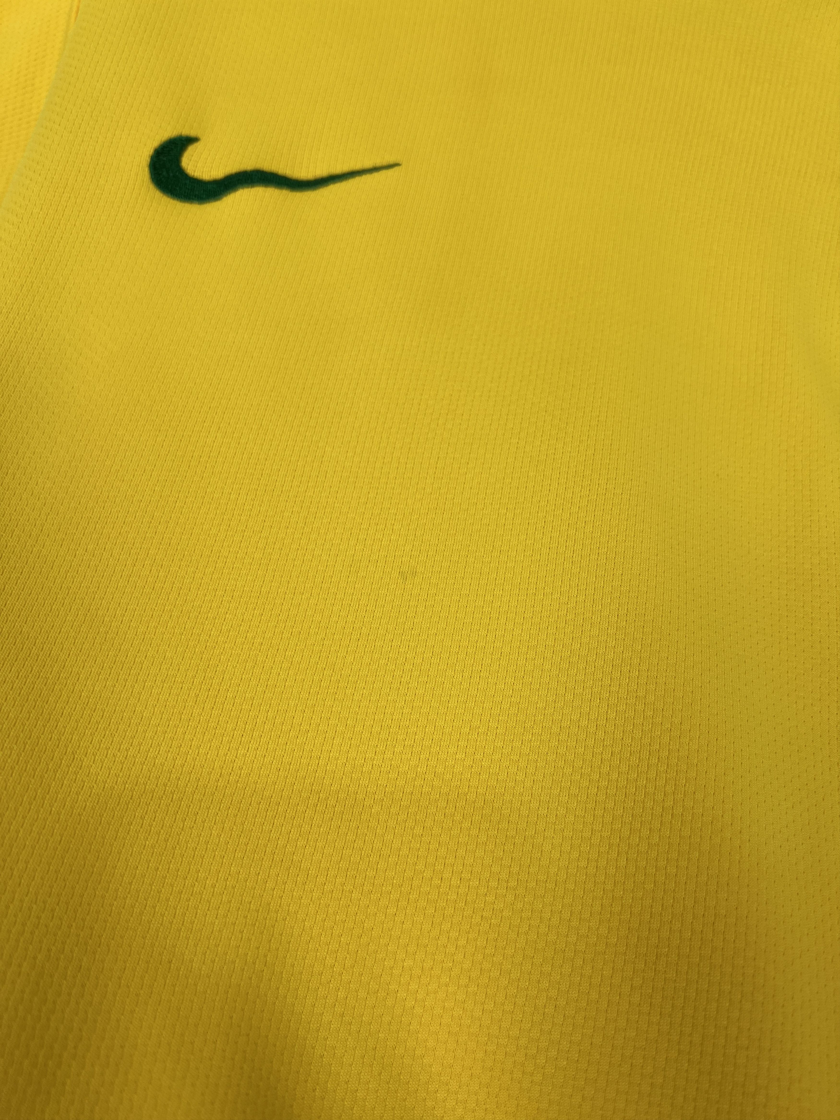 Nike Brazil Home football shirt 2006 Soccer Nike Jersey Mens Size US M / EU 48-50 / 2 - 15 Thumbnail