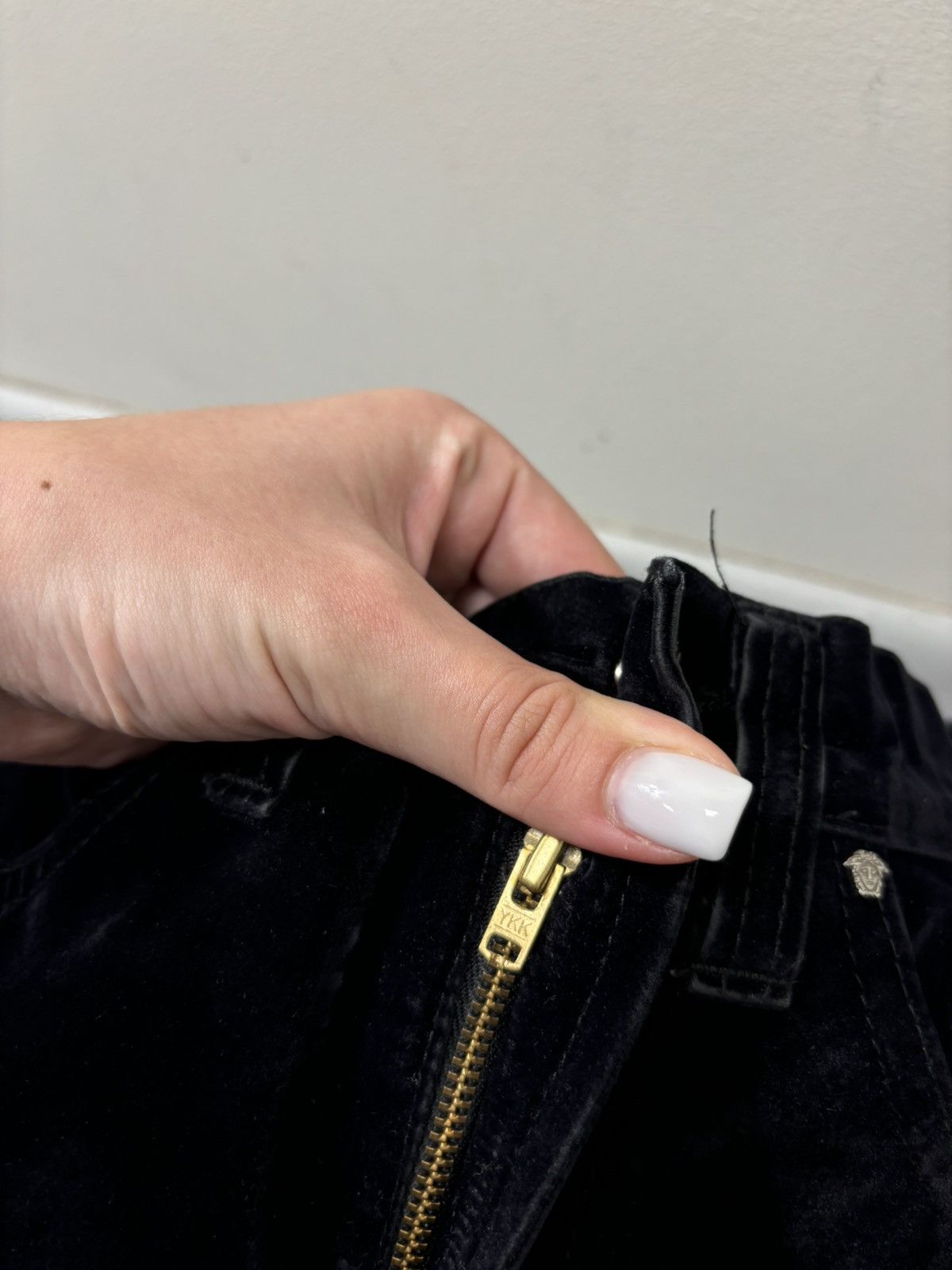 Versace Jeans Couture Vintage Versace Jeans Couture Women’s Medusa Velour Pants Size 26" / US 2 / IT 38 - 12 Thumbnail
