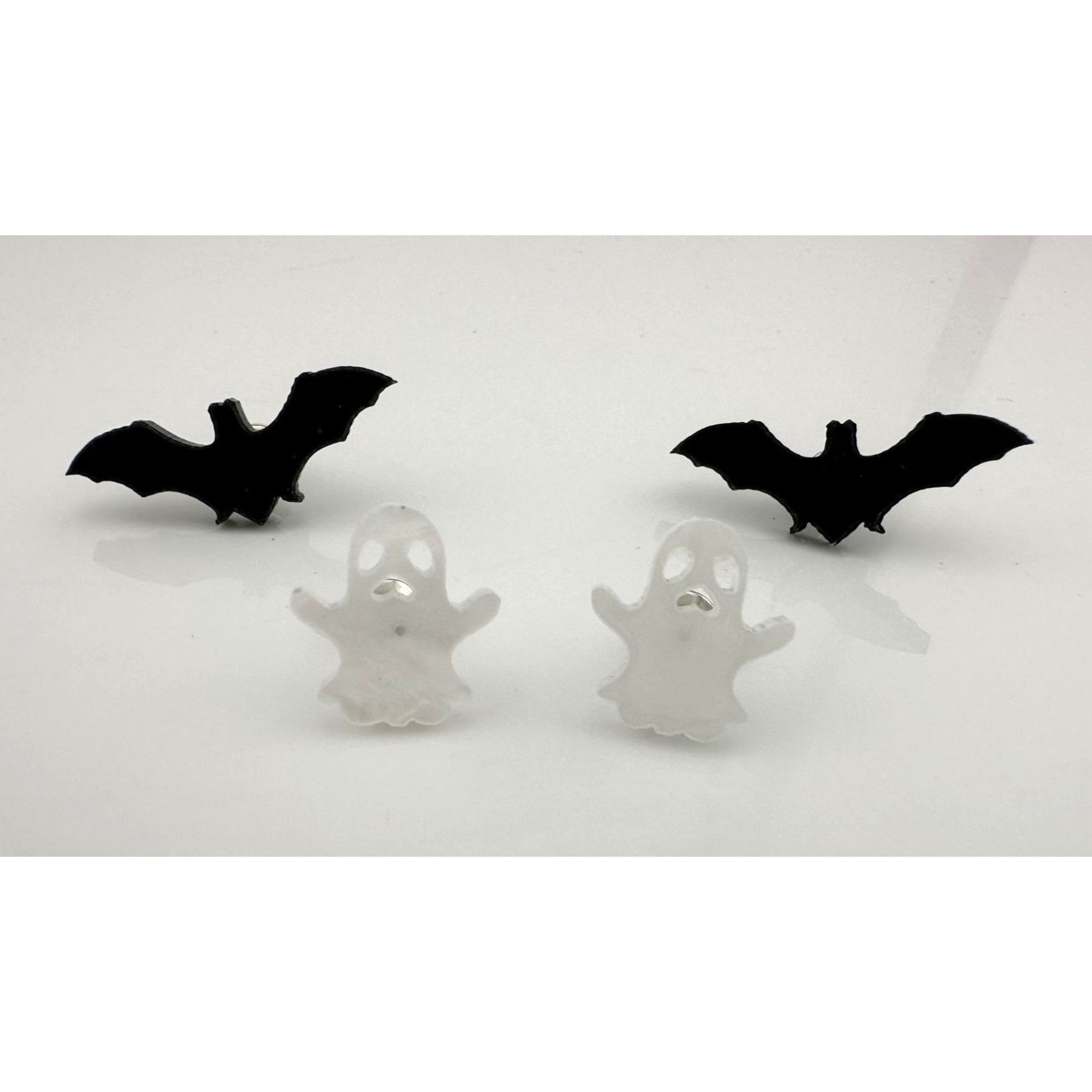 Other 2 Pairs of Halloween Earrings - Bats & Ghosts - Super Cute!! Size ONE SIZE - 2 Thumbnail