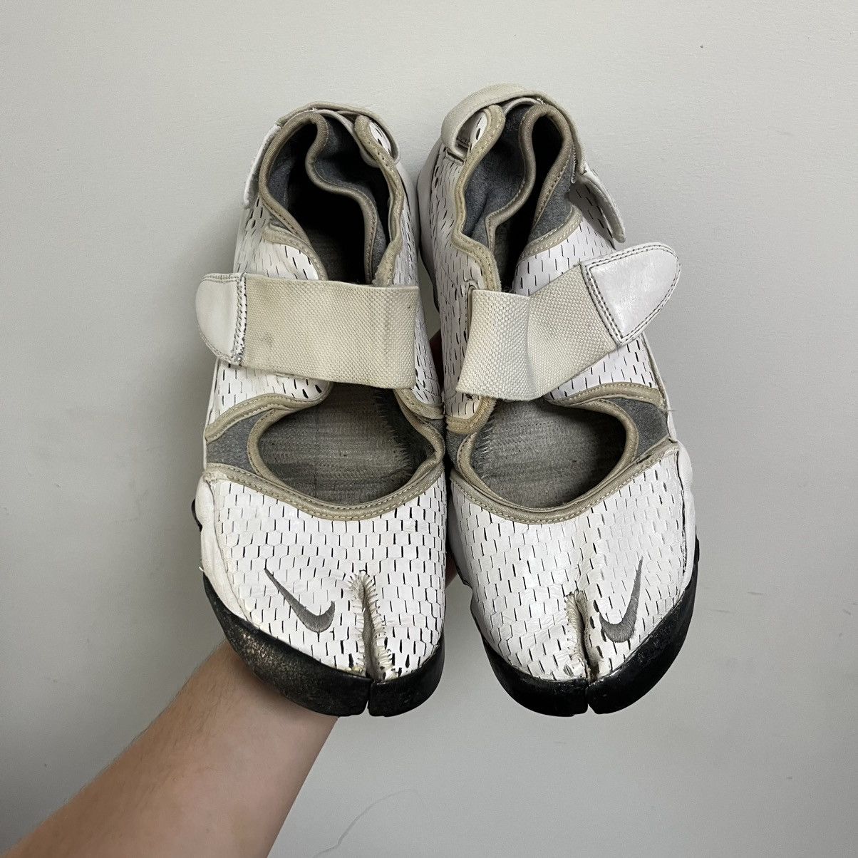 Nike Vintage Nike Rift Y2K Tabi Sneakers Sandals Size US 11 / EU 44 - 4 Thumbnail