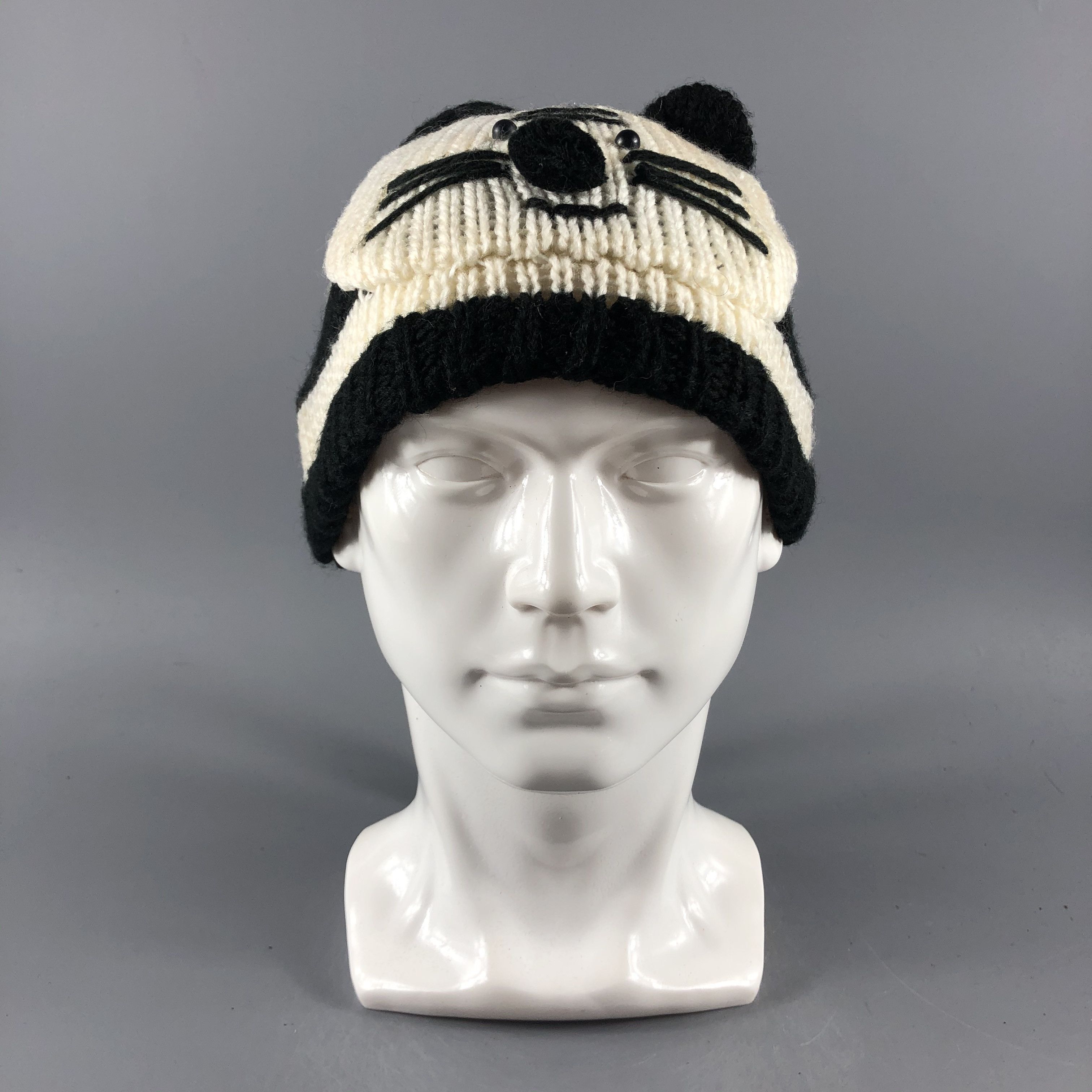 image of Vintage Tiger Hats Ear Beanie Kawaii Snow Hat Snow Cap B1209, Men's