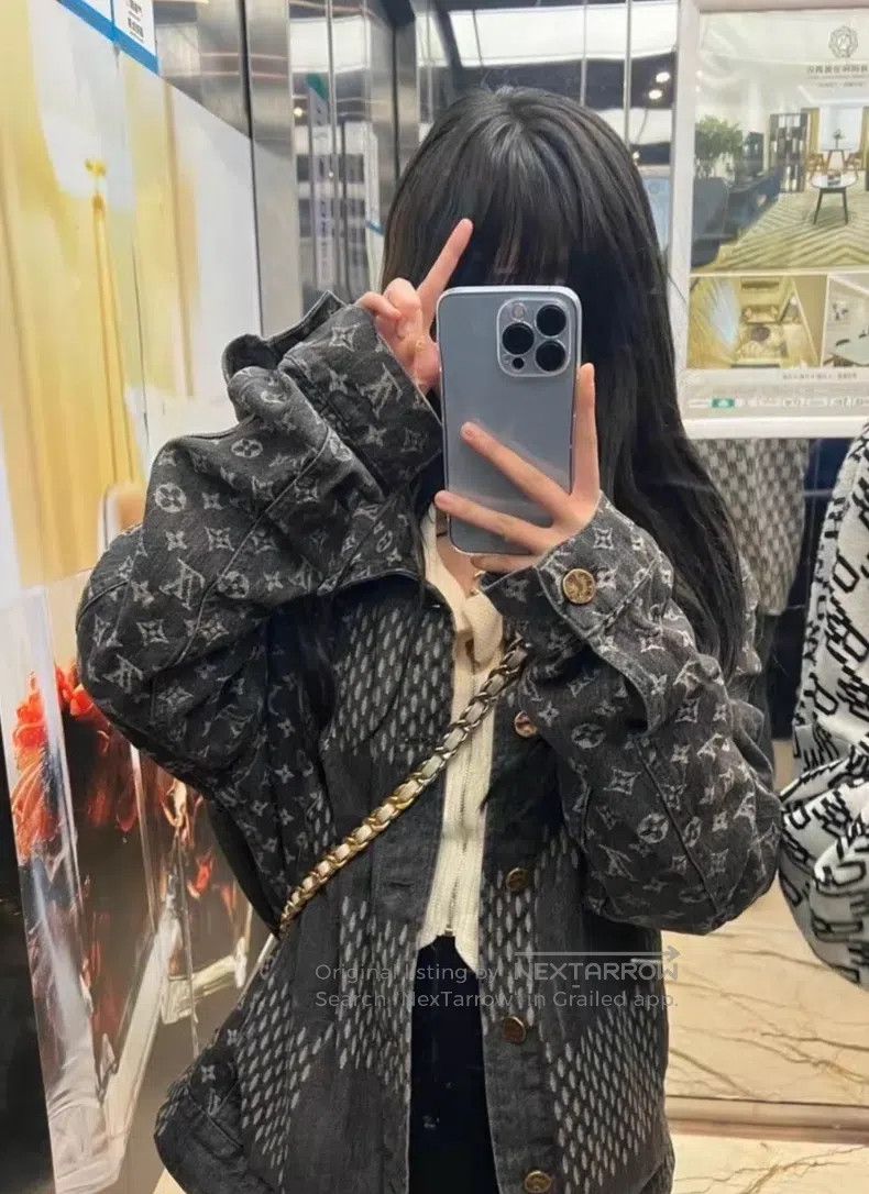 Louis Vuitton Louis Vuitton Old flower full print grey denim jacket Size US M / EU 48-50 / 2 - 7 Thumbnail