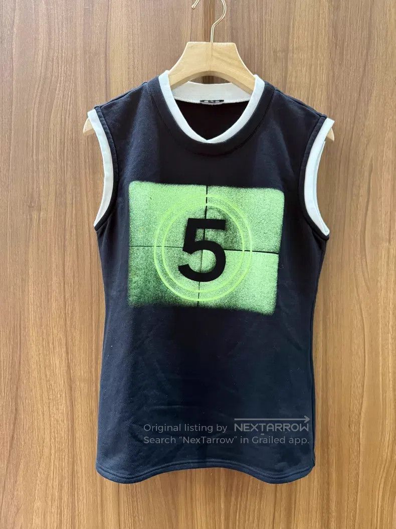 Chanel Chanel Number 5 sleeveless vest Size XS / US 0-2 / IT 36-38 - 1 Thumbnail