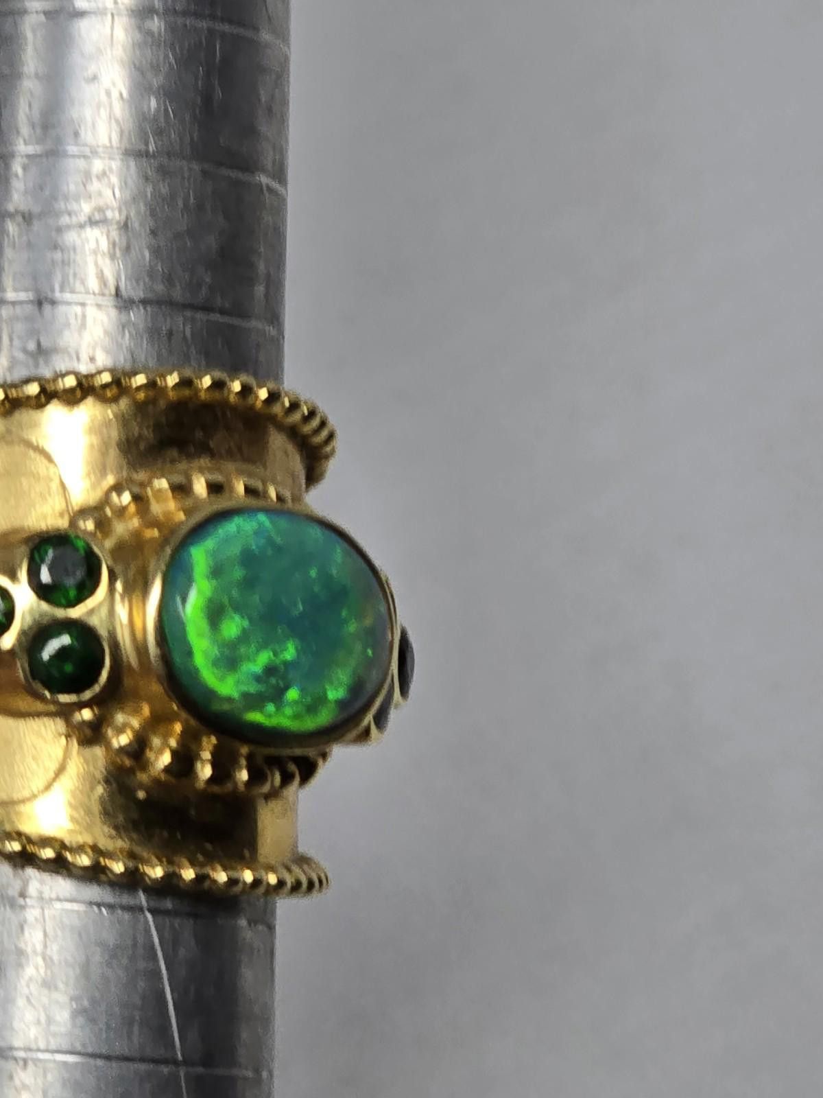 Other 22g Paula Crevoshay 18k Gold Black Opal Tsavorite Ring Size ONE SIZE - 6 Thumbnail