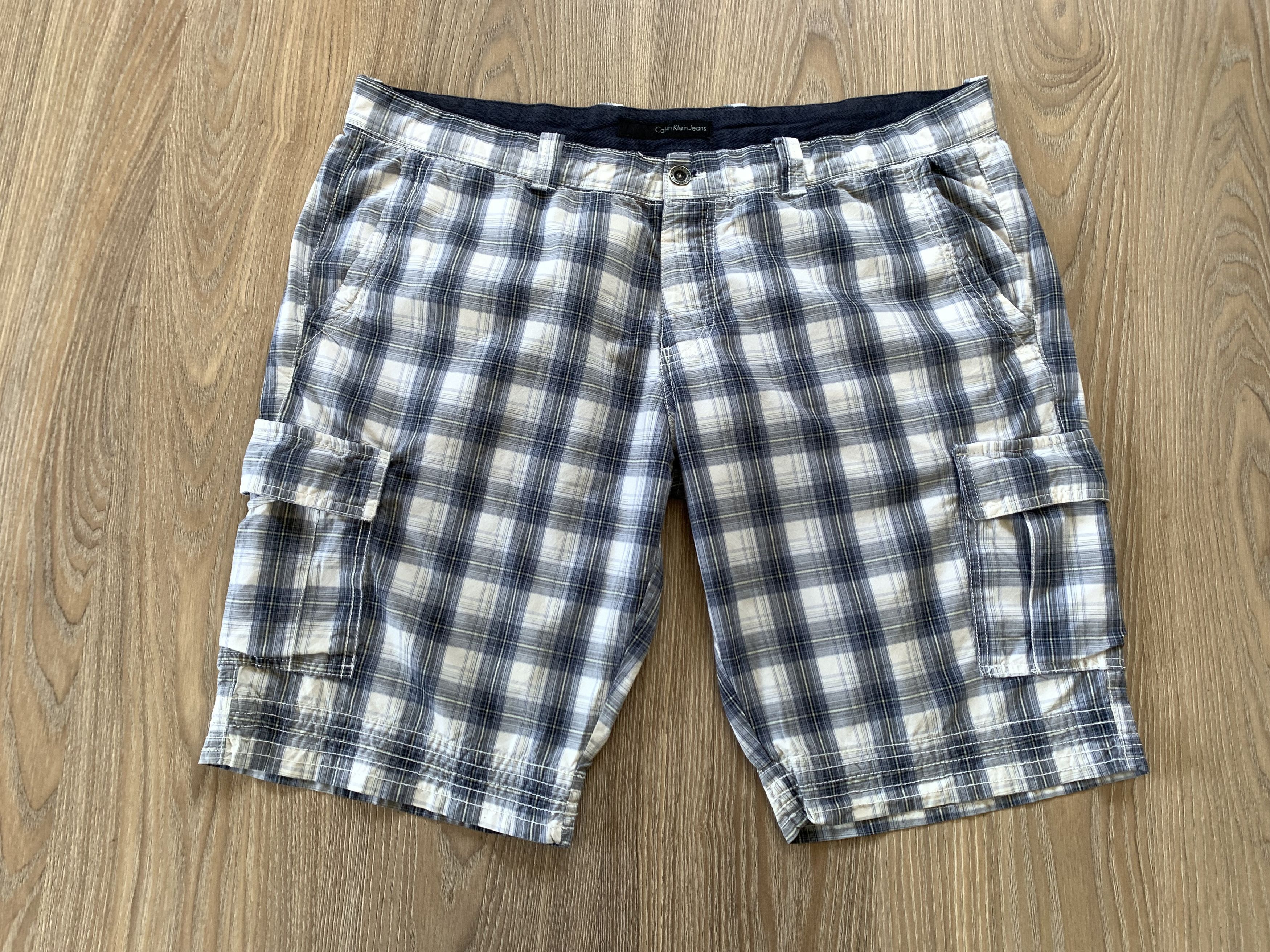Calvin Klein Vintage Calvin Klein Regular Checked Cargo Shorts Size US 40 / EU 56 - 2 Thumbnail