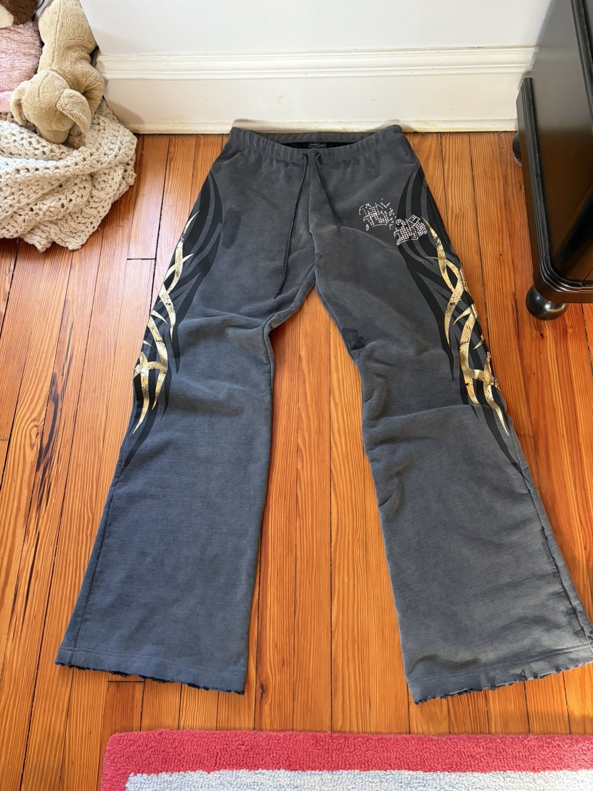 Balenciaga Balenciaga Tacky Gold Sweatpants Size US 32 / EU 48 - 1 Thumbnail