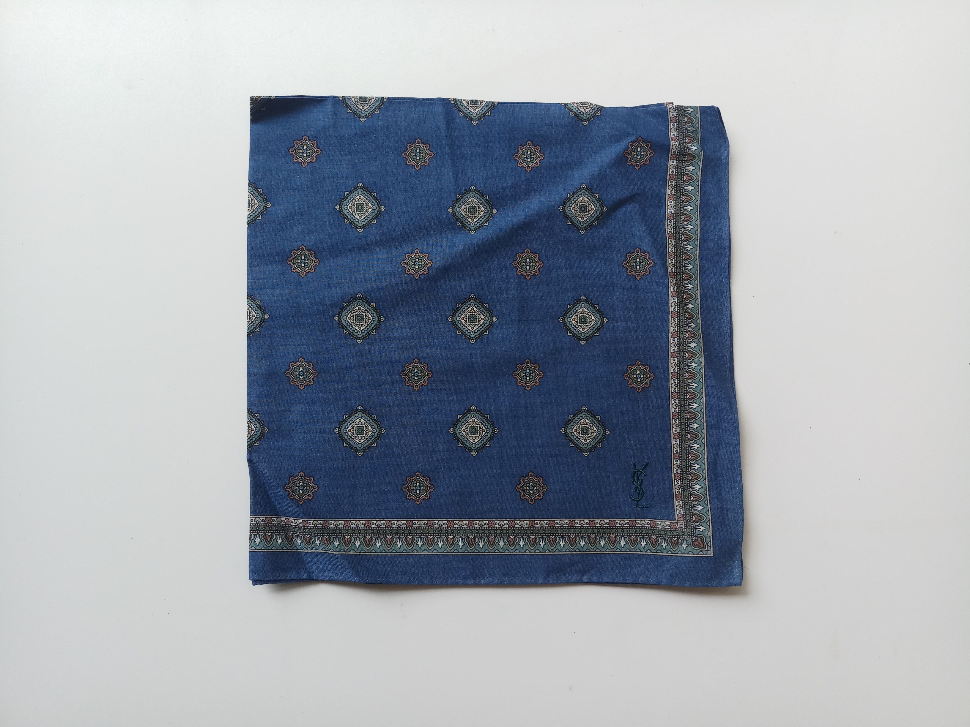 Yves Saint Laurent Yves saint laurent handkerchief cotton 100% Bandana Size ONE SIZE - 1 Thumbnail