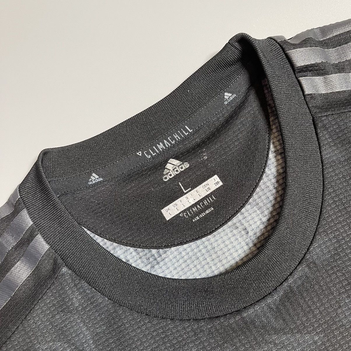 Adidas × Vintage MAN UNITED ADIDAS 2019/2020 FOOTBALL JERSEY #18 FERNANDES Size US L / EU 52-54 / 3 - 5 Thumbnail