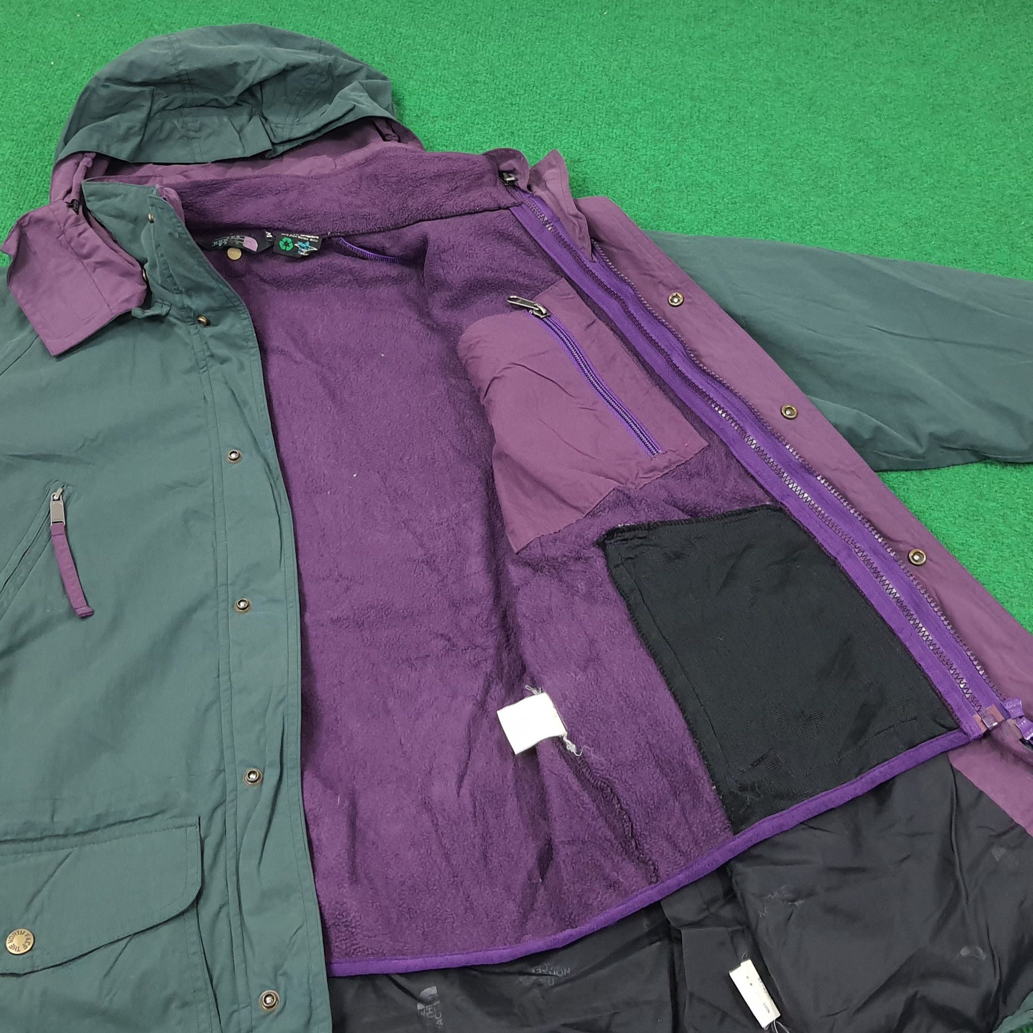 The North Face Vintage The North Face Armadilla Outdoor Jacket C251N15 Size US L / EU 52-54 / 3 - 7 Thumbnail