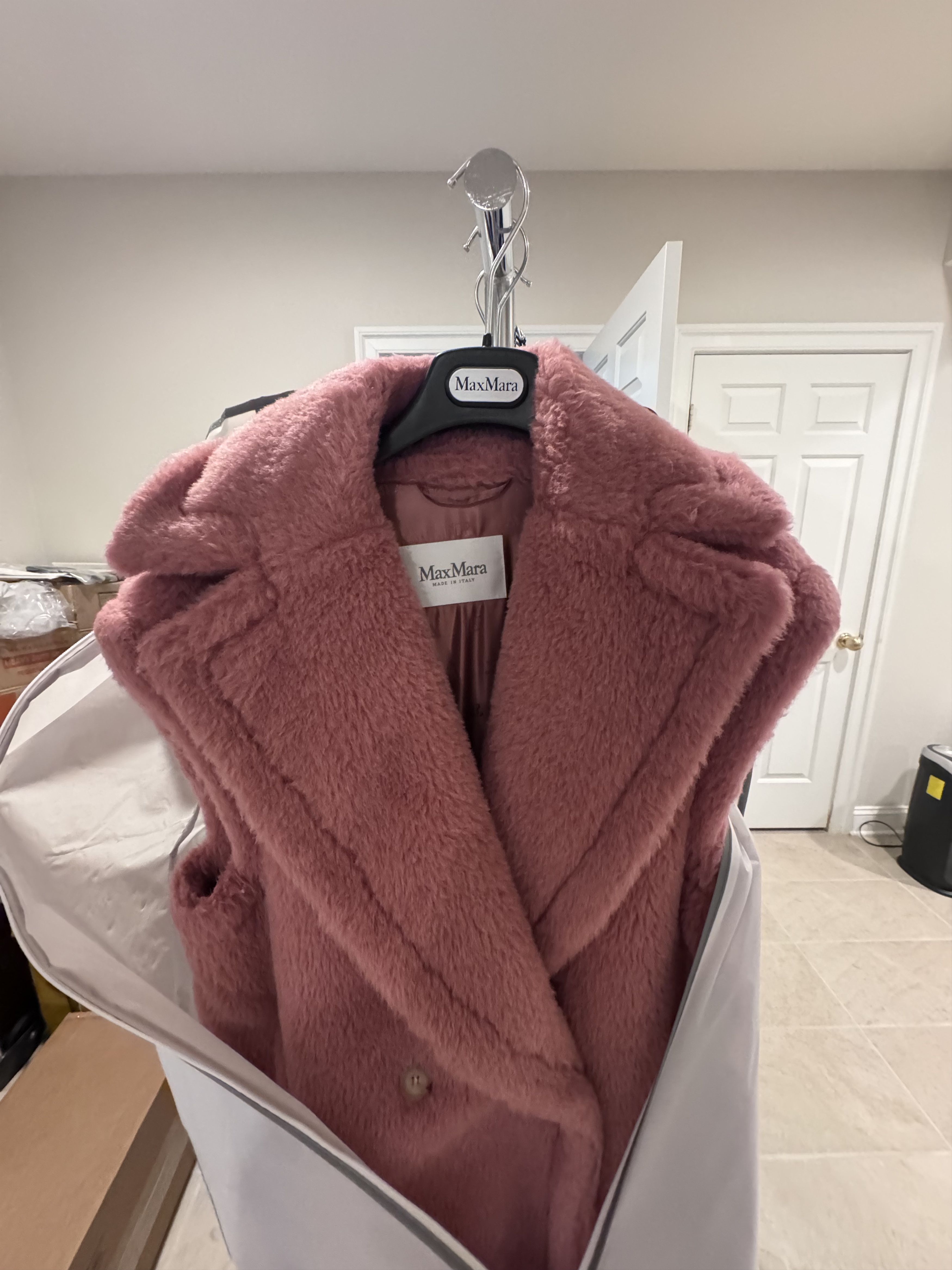 Max Mara Max Mara Teddy Bear Long Sleeveless Peacoat Pink Size XS / US 0-2 / IT 36-38 - 1 Thumbnail
