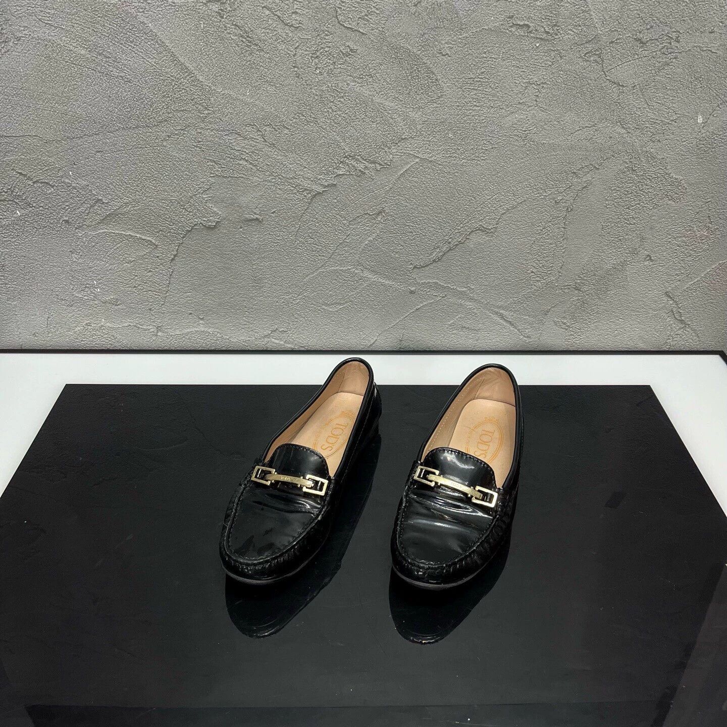 Tod's TOD'S Women's Padlock Gommino Loafers 35 98 New Size US 4 / IT 34 - 1 Thumbnail