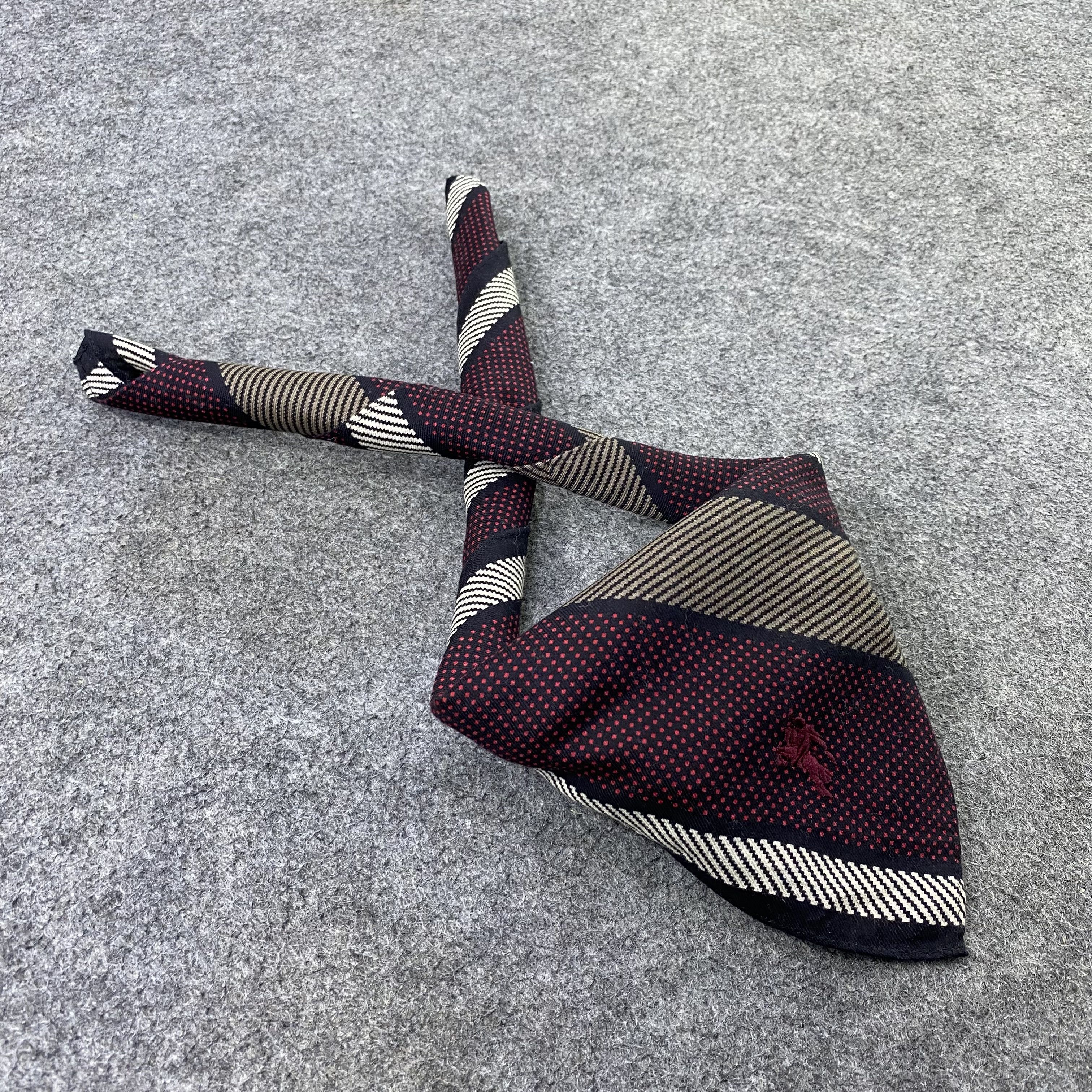 Burberry Burberry Handkerchief Neckerchief Bandana-B1754 Size ONE SIZE - 1 Thumbnail