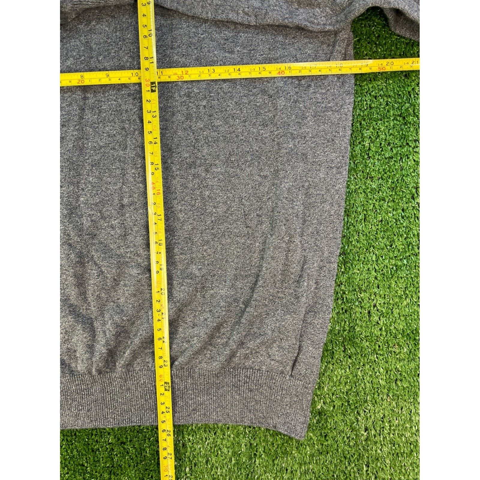 H&M H&M Gray V-Neck Long Sleeve Knit Sweater Mens Medium Size US M / EU 48-50 / 2 - 4 Thumbnail