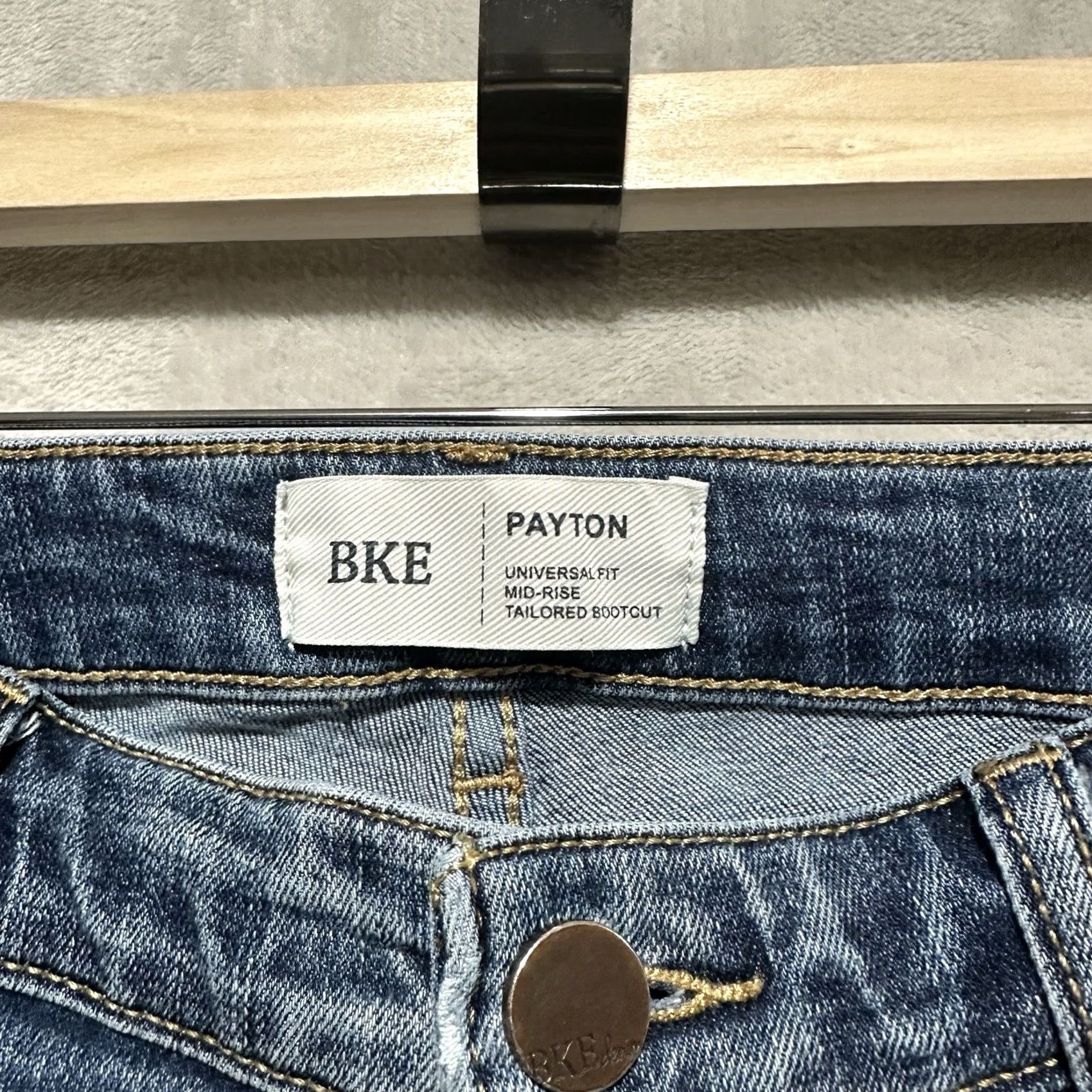 BKE BKE Payton Universal Fit Mid Rise Tailor Bootcut Jeans Men 27 Blue Regular Cotton Denim 5-Pocket Machine Washable Vintage: No Size US 27 - 6 Thumbnail