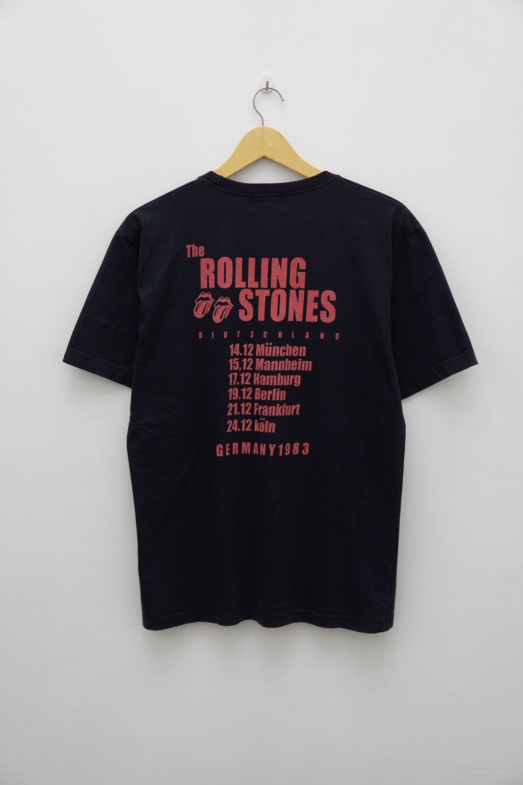 Band Tees Vintage Rolling Stone Hot Lips Tour Germany 1983 Size US L / EU 52-54 / 3 - 6 Thumbnail