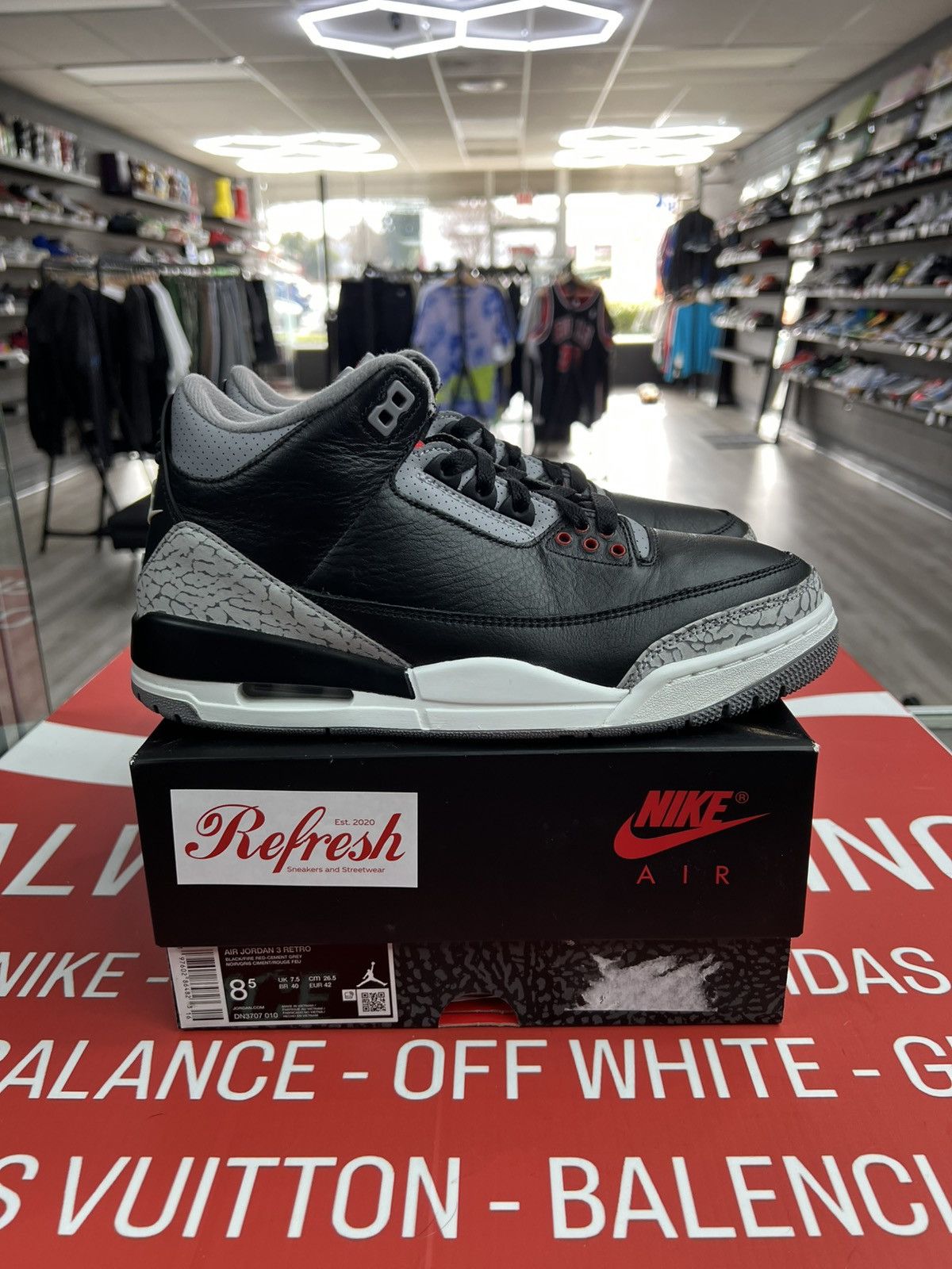 Jordan Brand Air Jordan 3 Retro Black Cement Size 8.5 (DN3707-010) Size US 8.5 / EU 41-42 - 1 Thumbnail