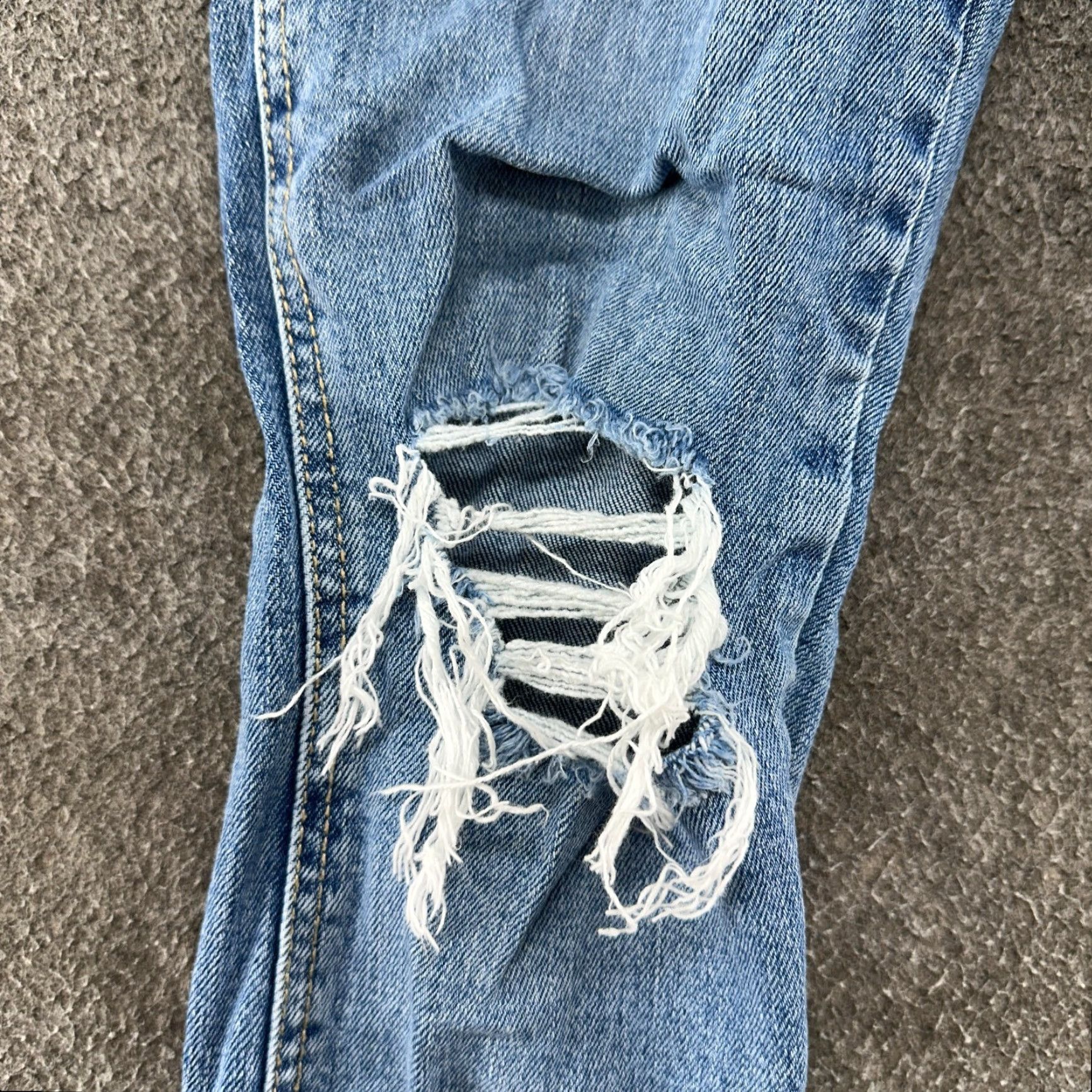 Old Navy Old Navy Overall Women 2 Blue Bib Skinny Stretch Denim Cotton Distressed Size 26" / US 2 / IT 38 - 2 Thumbnail