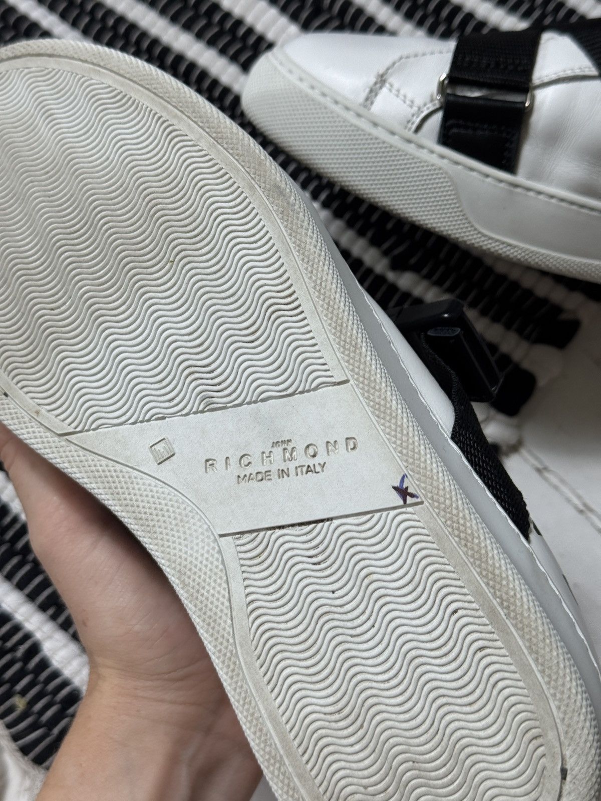 John Richmond LUXURY RICHMOND BUCKLE STRAP LOW TOP SNEAKERS WHITE/BLACK Size US 8 / IT 38 - 2 Thumbnail