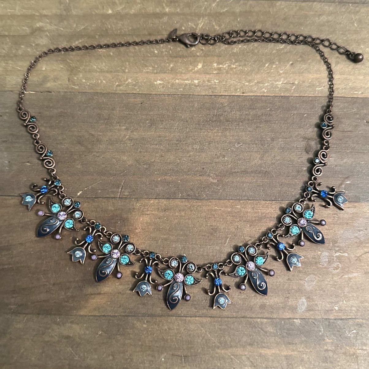 Other Avon NR bronze tone tulips and bees rhinestone necklace Size ONE SIZE - 2 Thumbnail