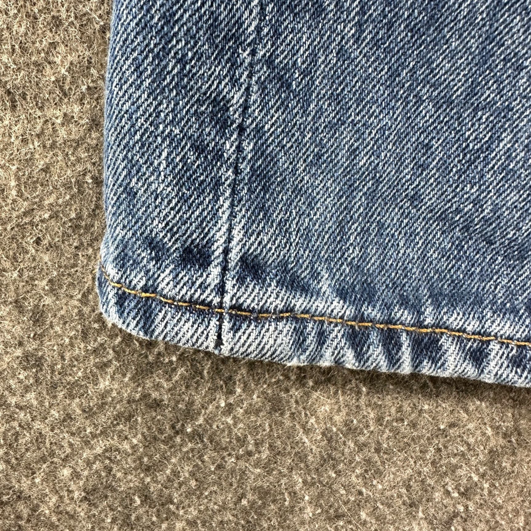 Levi's Levi's 501 Jeans Mens 38x34 Blue Straight Regular Fit Medium Wash Button Fly Jeans Mens Regular 501 Series Blue Size US 38 / EU 54 - 3 Thumbnail