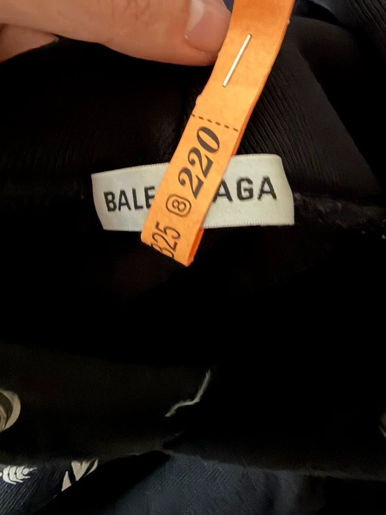 Balenciaga Balenciaga World Food Programme Logo Hoodie Size US S / EU 44-46 / 1 - 2 Thumbnail