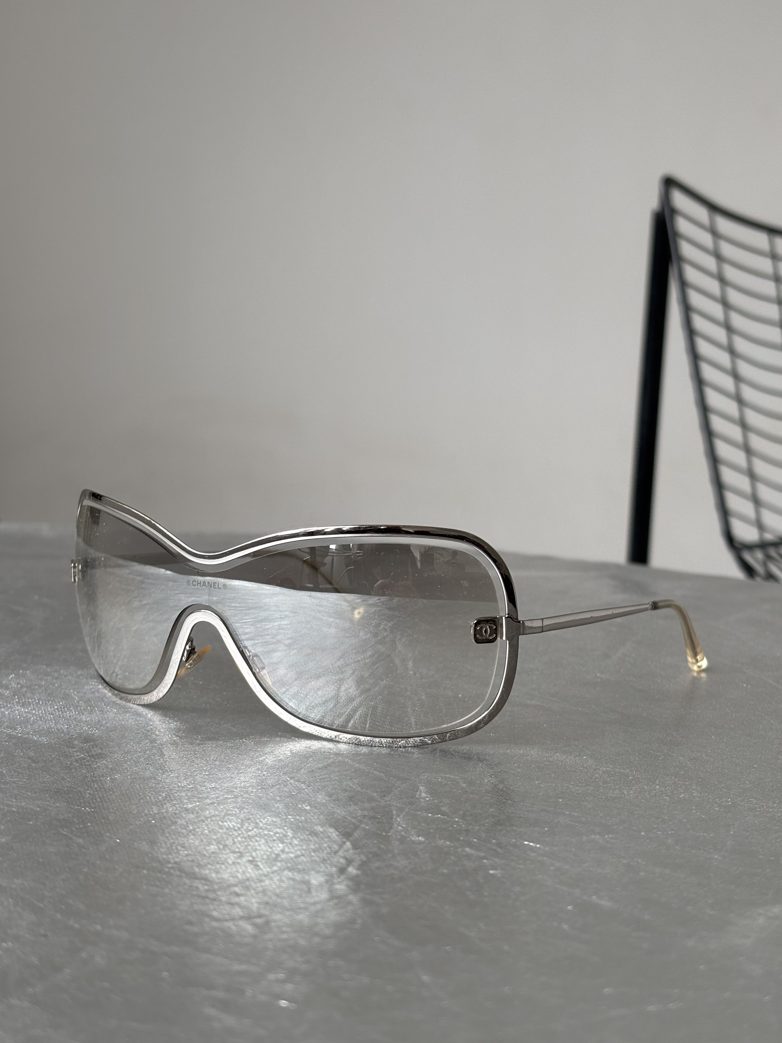 Chanel CHANEL SUNGLASSES 4031 Rhinestone 4017 Mask RI904 Size ONE SIZE - 1 Thumbnail