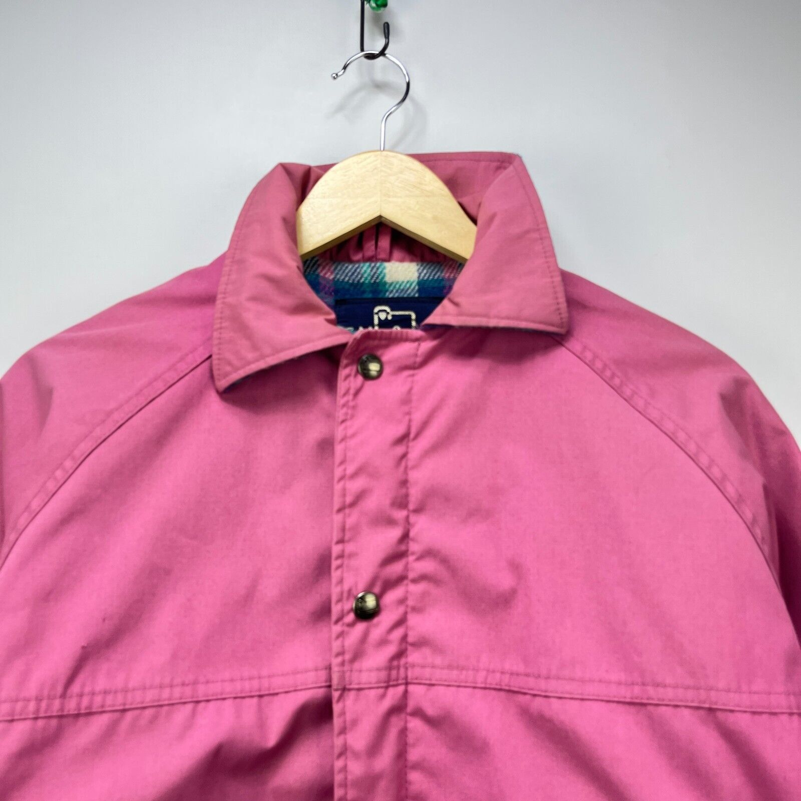 Vintage Vintage 90s Woolrich Plaid Lined USA Pink Jacket Plaid Large Size L / US 10 / IT 46 - 2 Thumbnail