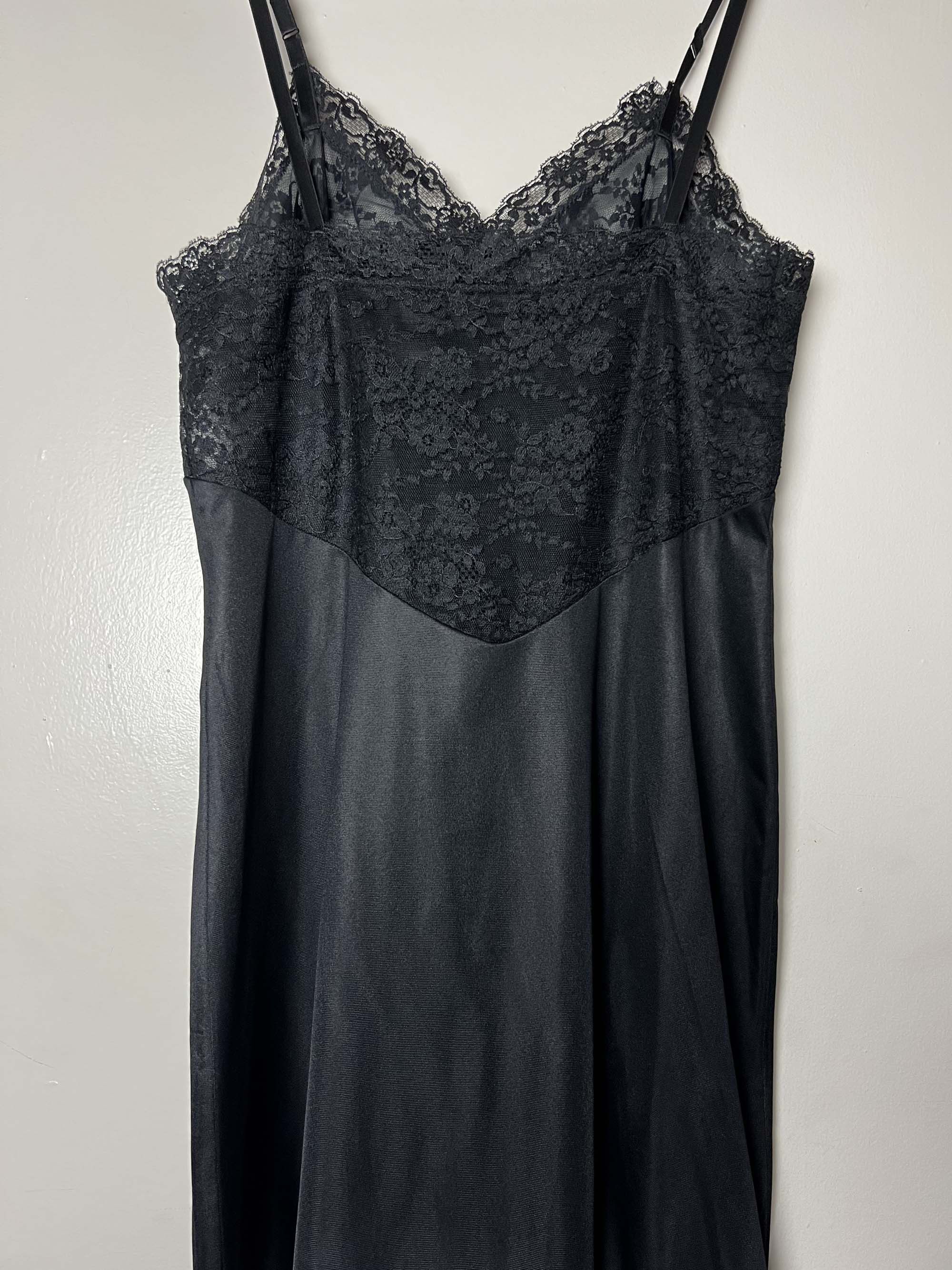 Vintage Vintage 1960's Black Lace Trimmed Slip Size ONE SIZE - 6 Thumbnail
