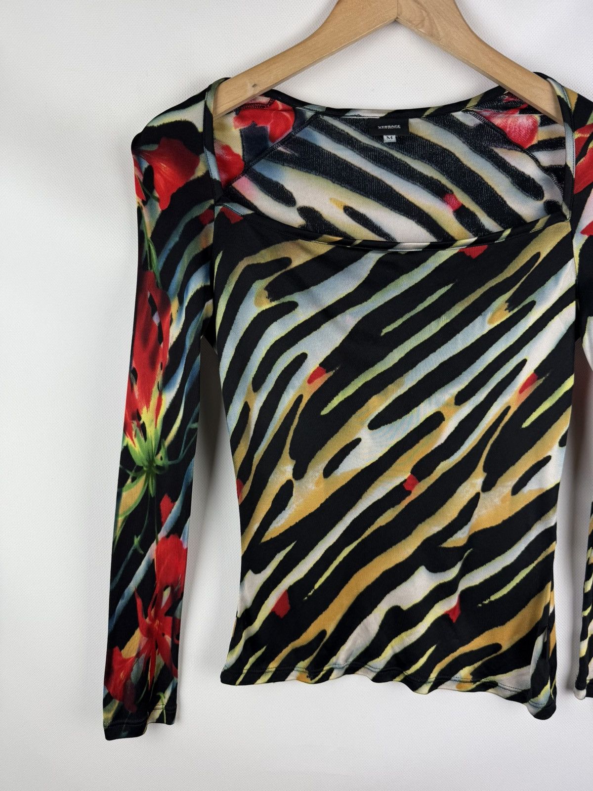 Versace Jeans Couture Versace Jeans Couture VTG Long Sleeve Patterned Tunic Blouse Size M / US 6-8 / IT 42-44 - 2 Thumbnail