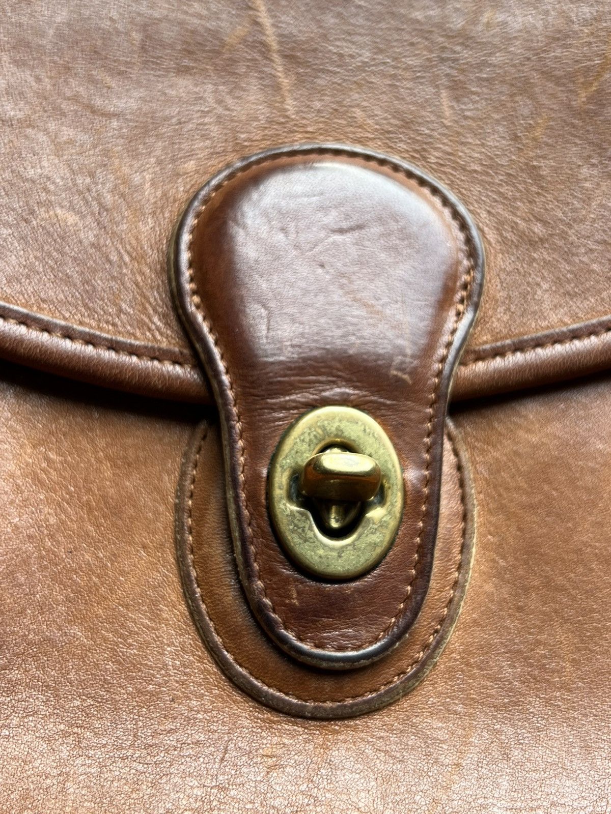 Coach Vintage Coach Willis British Tan Leather Bag Size ONE SIZE - 6 Thumbnail