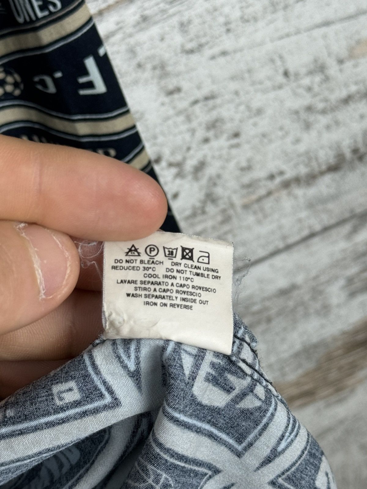 Moschino Mens Vintage Moschino Shirts button up luxury rare overprint Size US XL / EU 56 / 4 - 9 Thumbnail