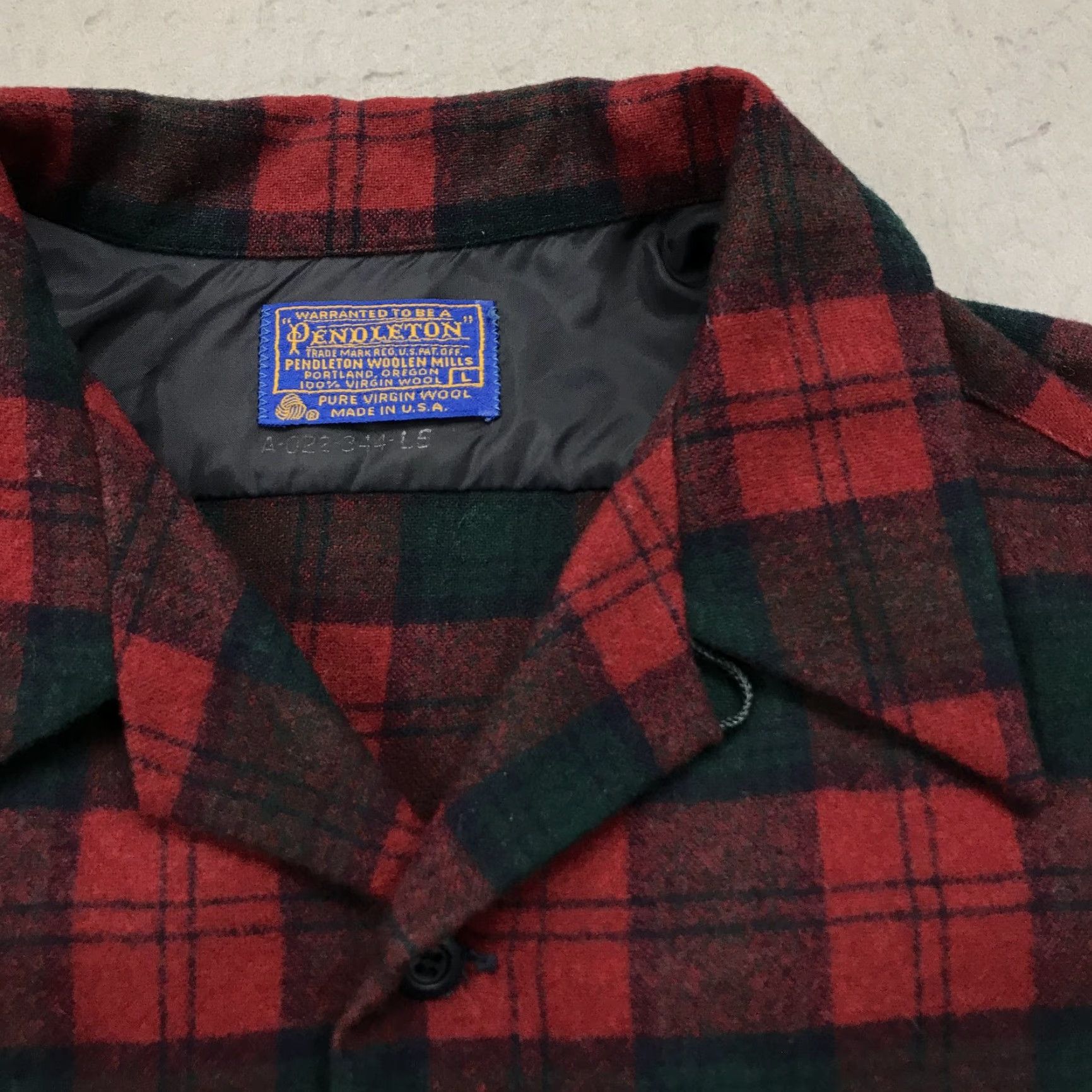 Pendleton VINTAGE Pendleton Board Shirt Mens Large Red Wool Flannel Shirt Button-Up with Pockets Size US L / EU 52-54 / 3 - 4 Thumbnail