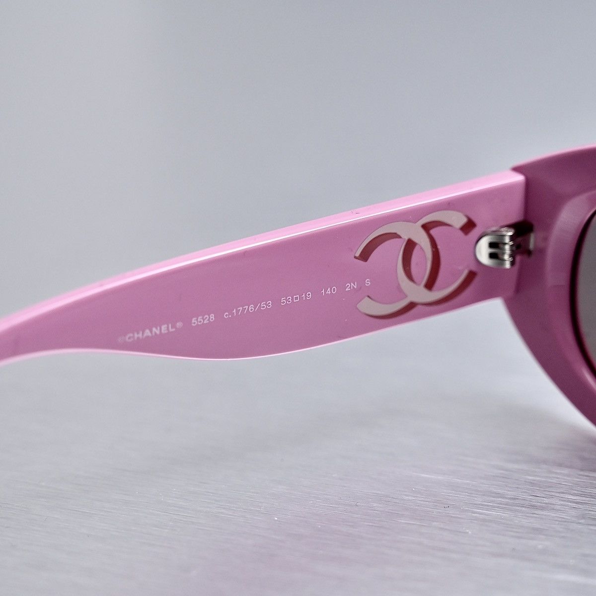 Chanel CHANEL 0CH5528 177653 SUNGLASSES Size ONE SIZE - 7 Thumbnail