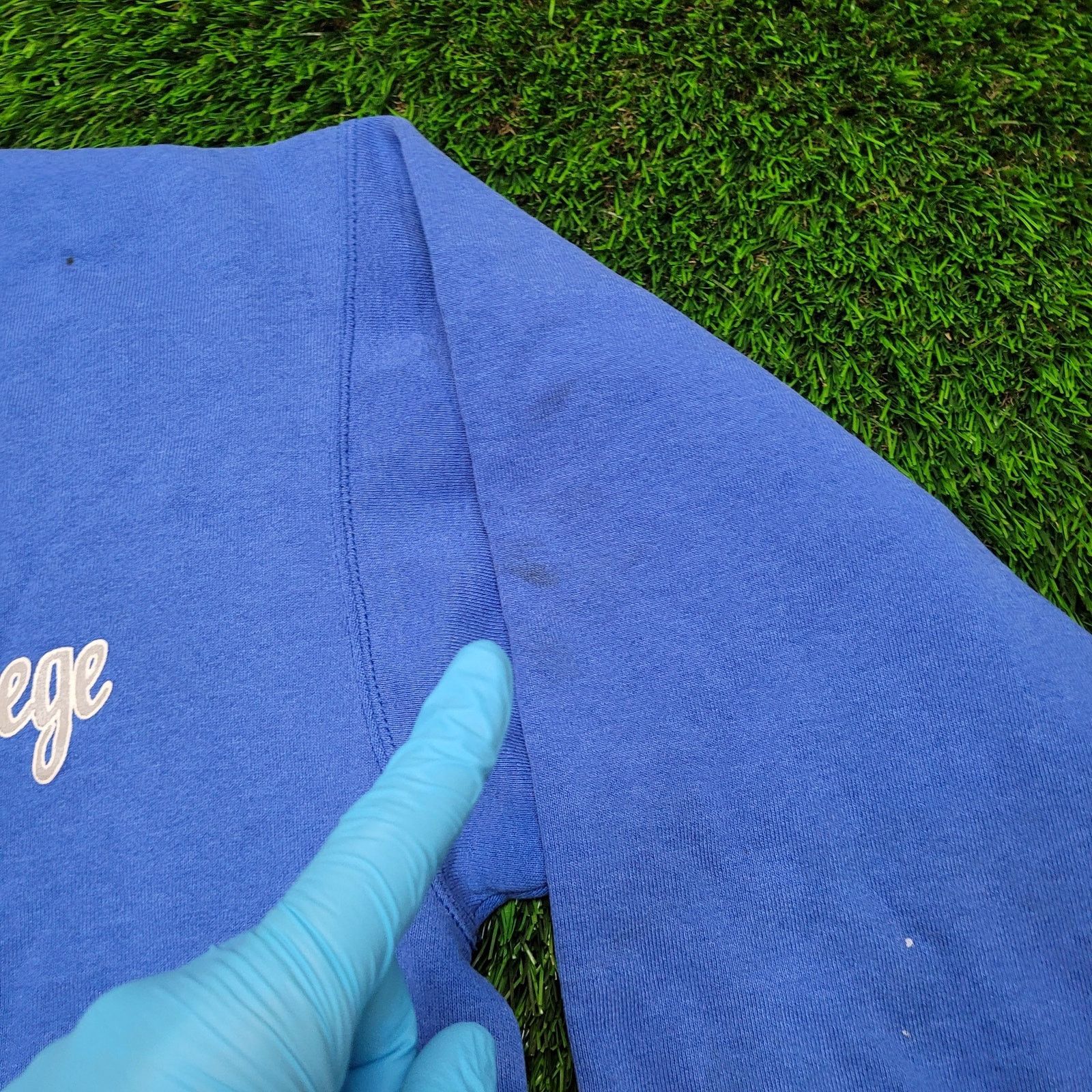 Fruit Of The Loom VTG 90s Fruit of the Loom Boxy Fit College Crewneck L USA Size US L / EU 52-54 / 3 - 7 Thumbnail