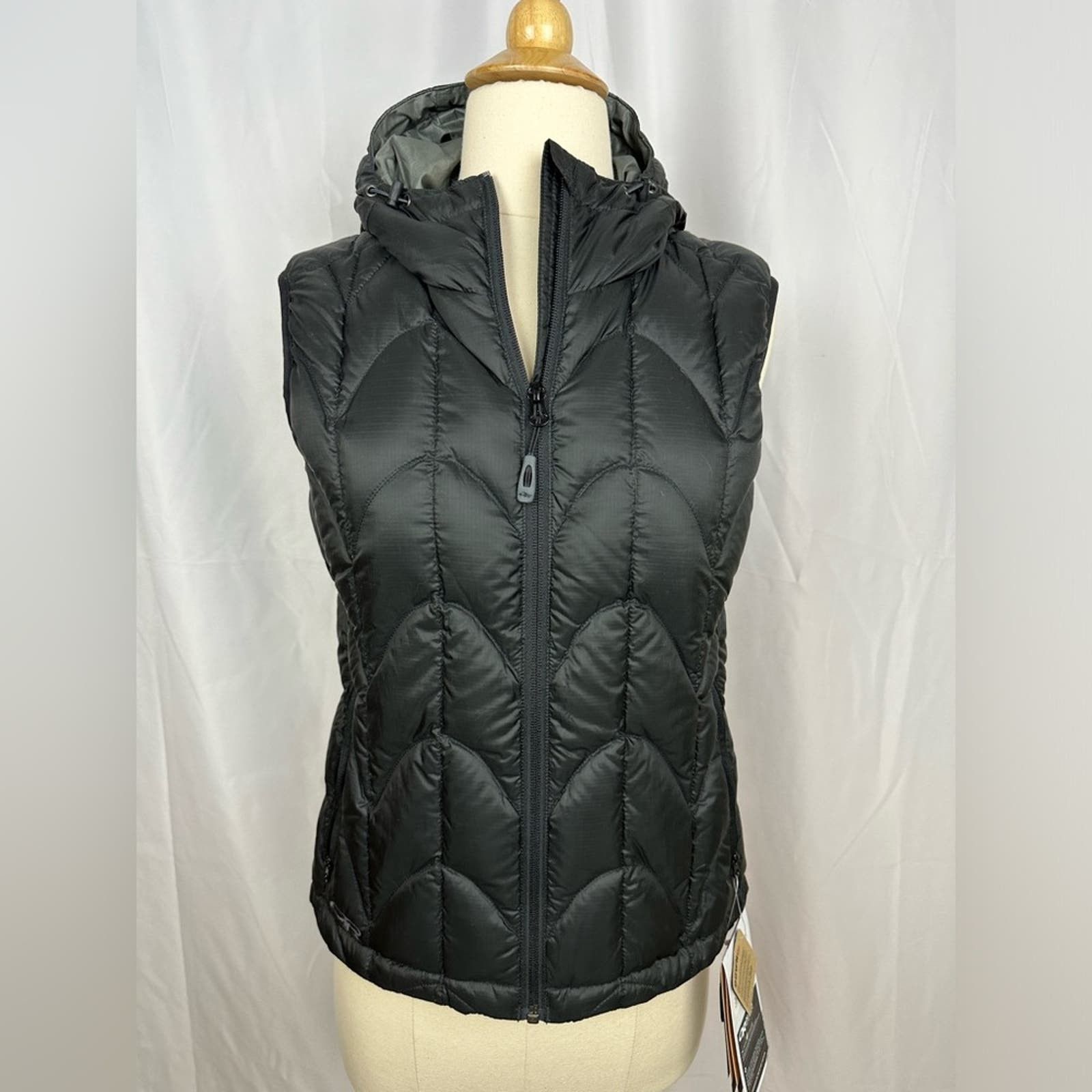 image of NWT Black Outdoor Research Hooded Down Vest Size Xs, Women's