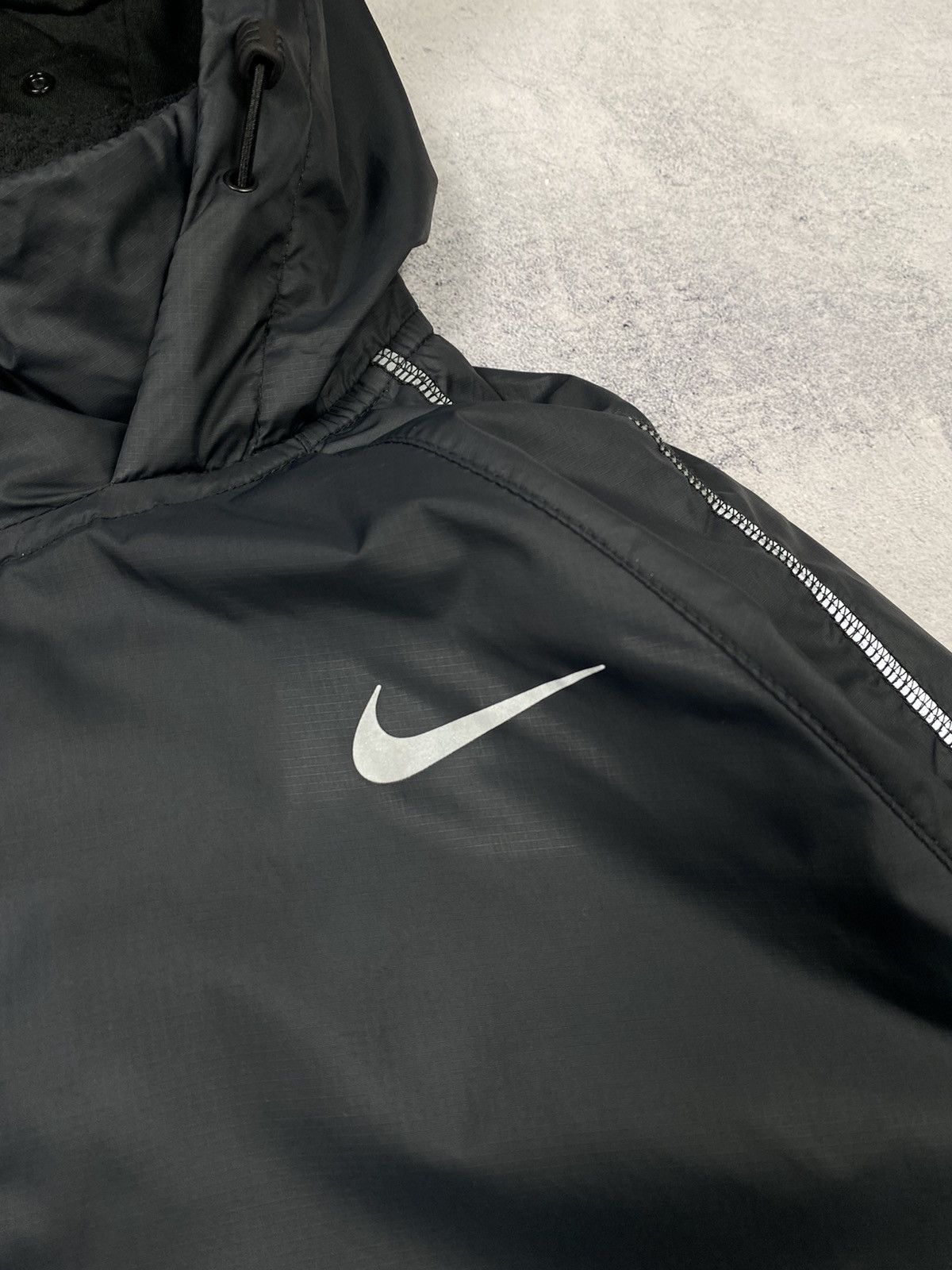 Nike Nike Running Shield Black Windbreaker Training Jacket Women Size S / US 4 / IT 40 - 12 Thumbnail