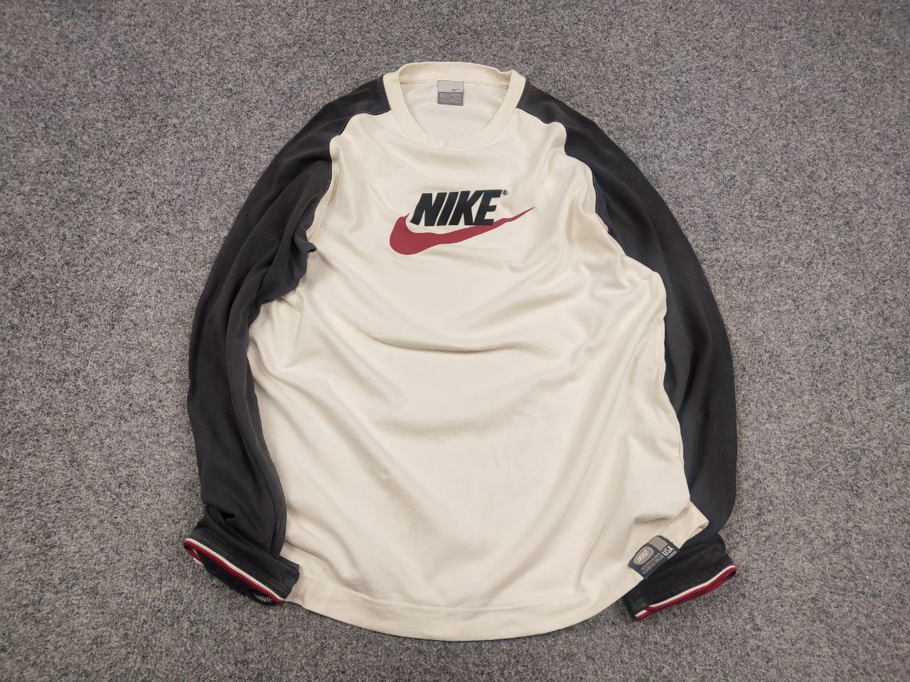 Nike Vintage Nike y2K Style Beige Classic Logo Light Long sleeve Size US L / EU 52-54 / 3 - 2 Thumbnail